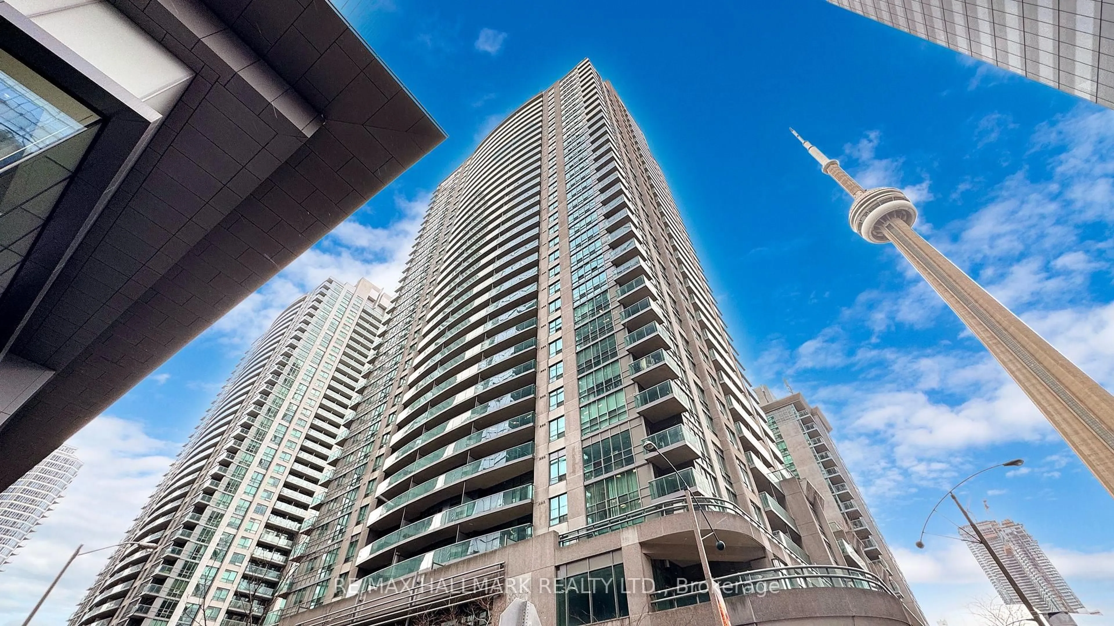 Unknown for 30 Grand Trunk Cres #3205, Toronto Ontario M5J 3A4