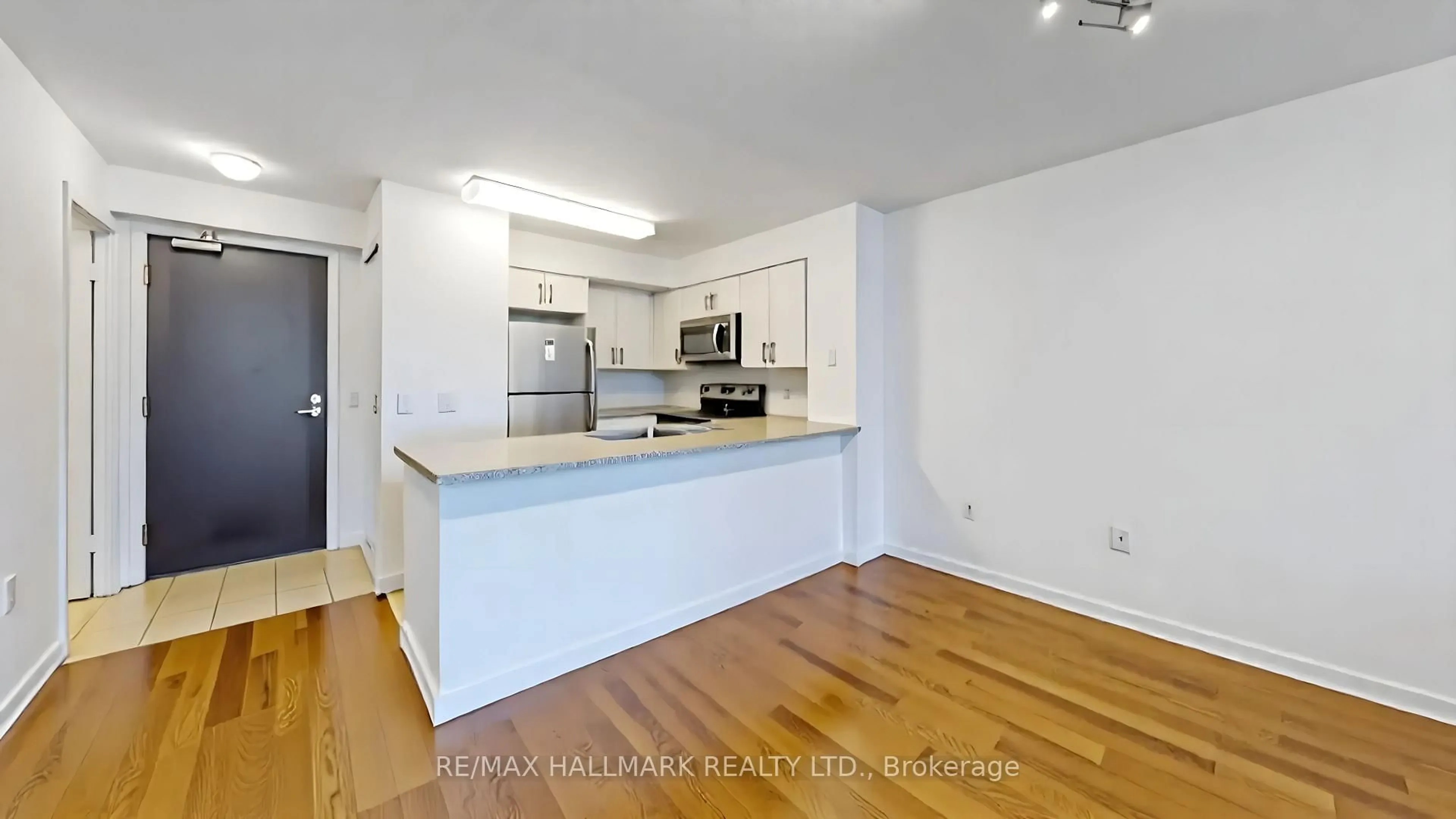 Standard kitchen, unknown for 30 Grand Trunk Cres #3205, Toronto Ontario M5J 3A4