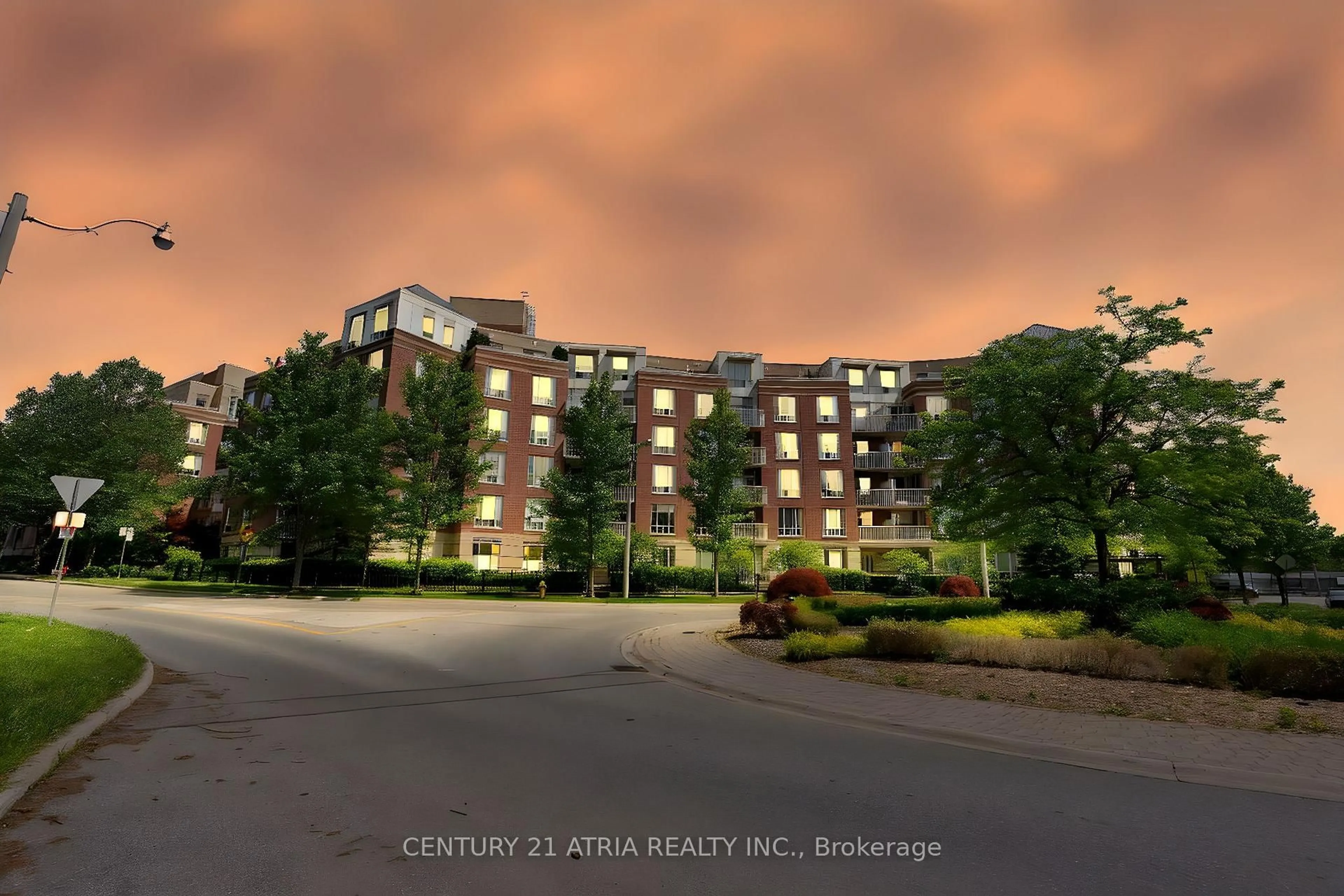Blurry image for 455 Rosewell Ave #204, Toronto Ontario M4R 2H9