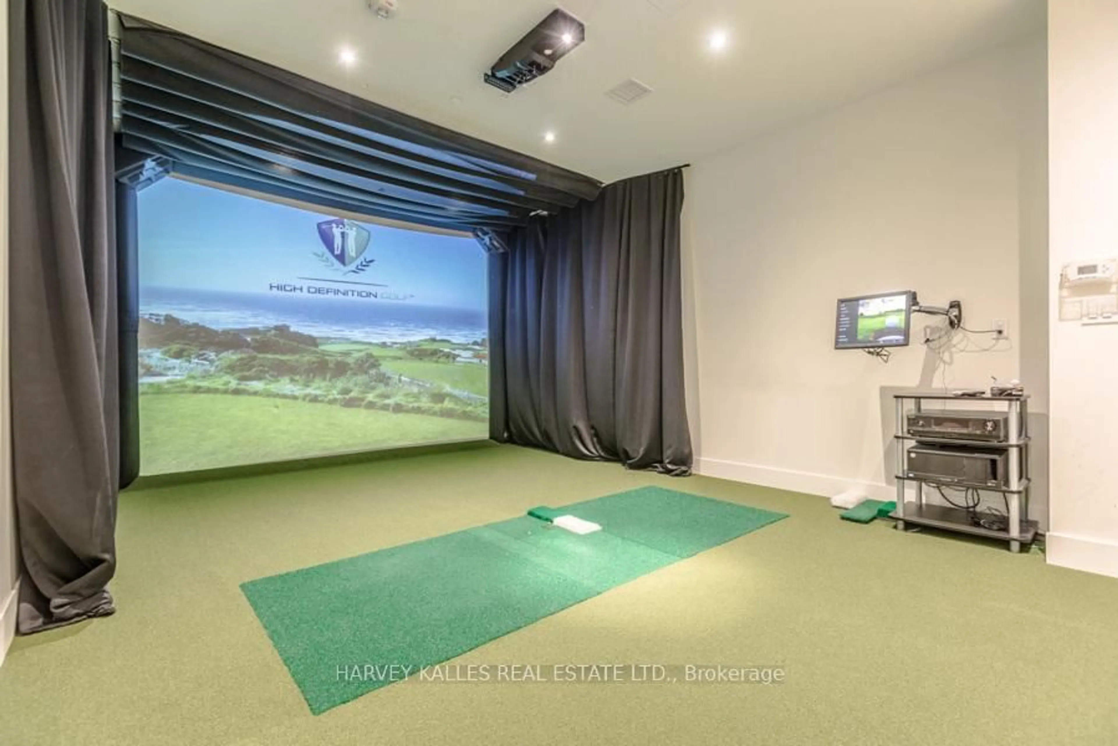 Gym or fitness room for 49 Foxbar Rd, Toronto Ontario M4V 2G5