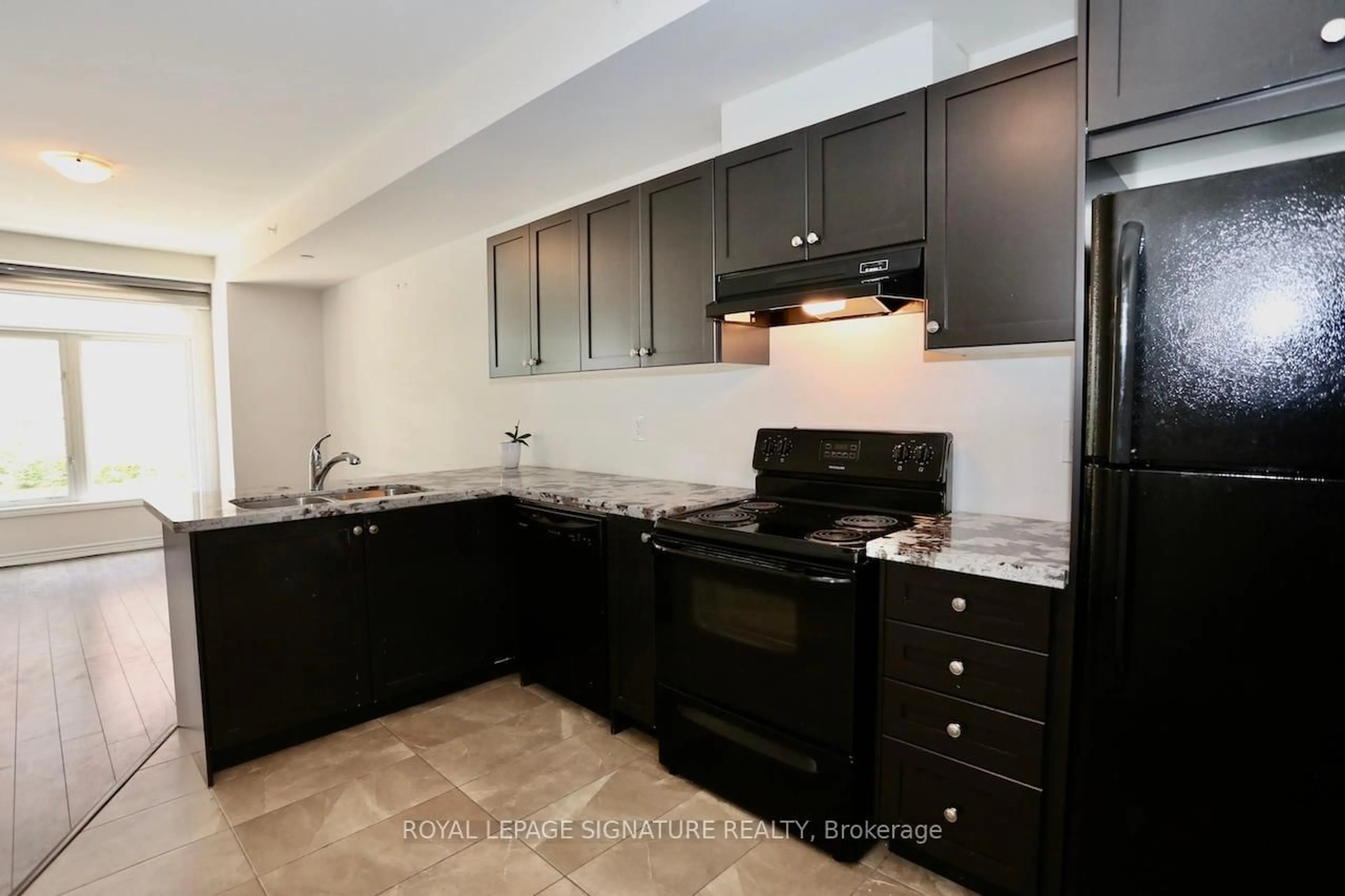 Standard kitchen, ceramic/tile floor for 39 Drewry Ave #Th27, Toronto Ontario M2M 0B4