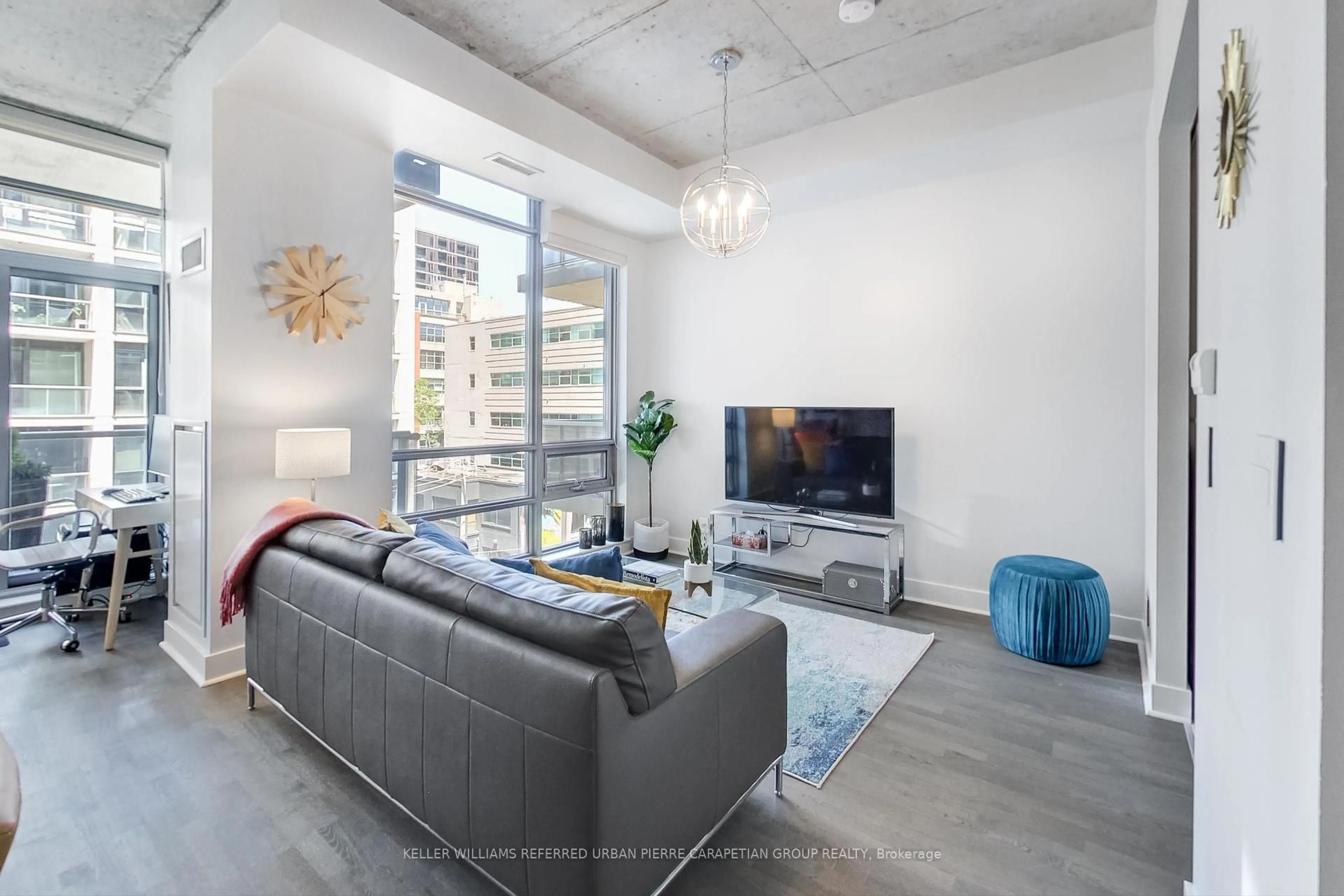 Living room with furniture, unknown for 399 Adelaide St #520, Toronto Ontario M5V 1S4