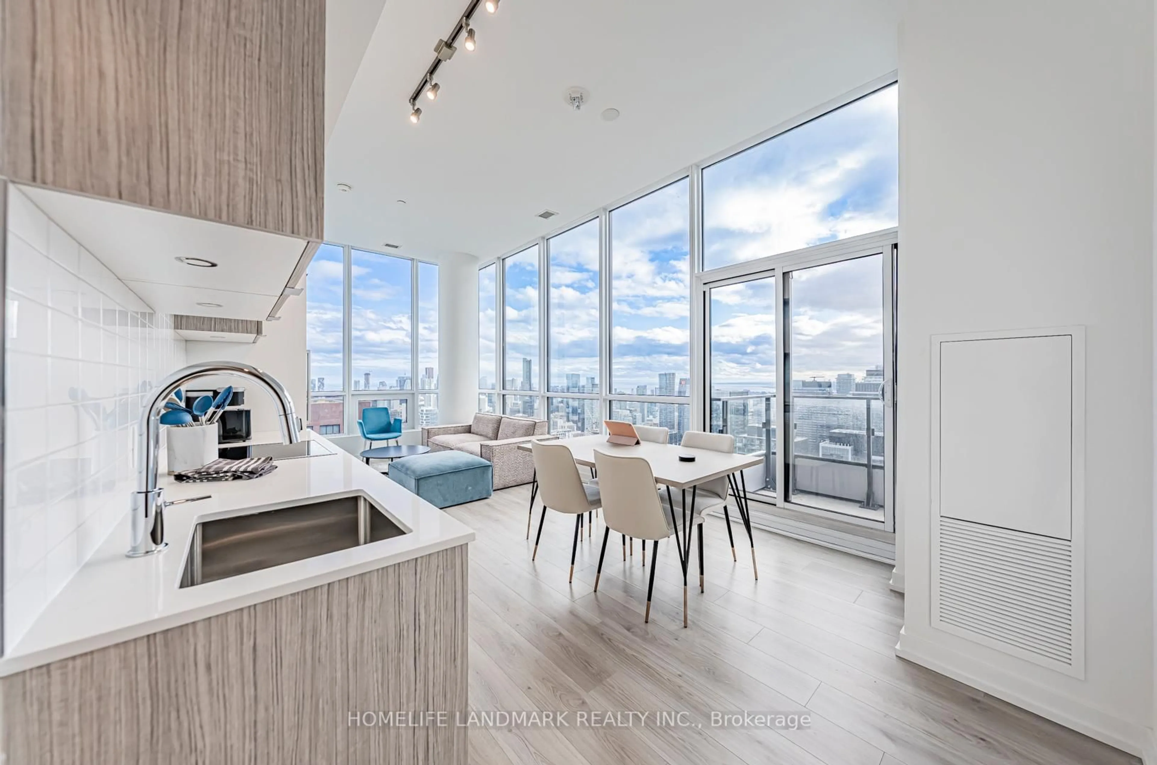 Open concept kitchen, unknown for 395 Bloor St #5502, Toronto Ontario M4W 1H7