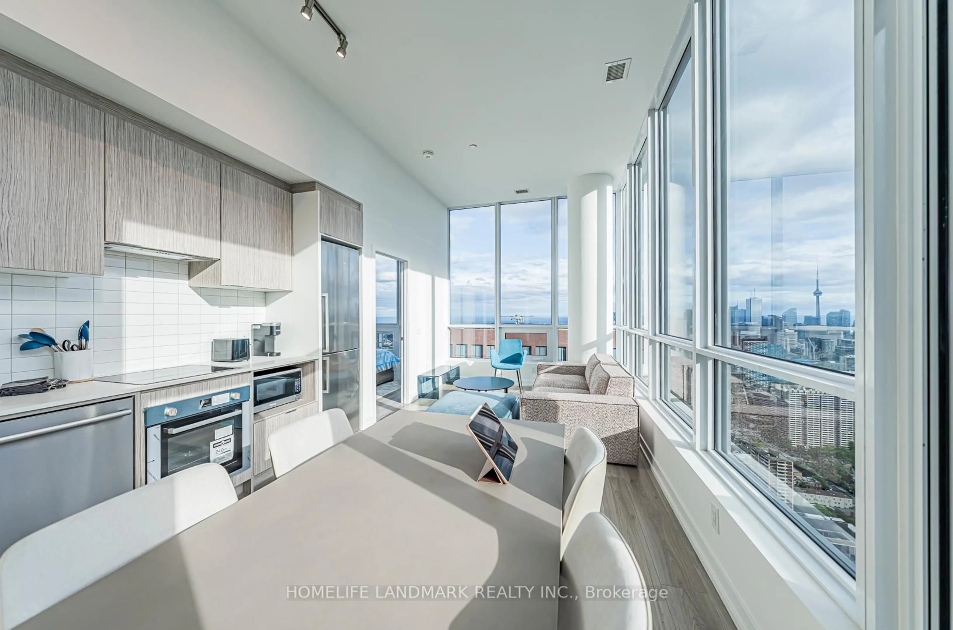 Unknown for 395 Bloor St #5502, Toronto Ontario M4W 1H7
