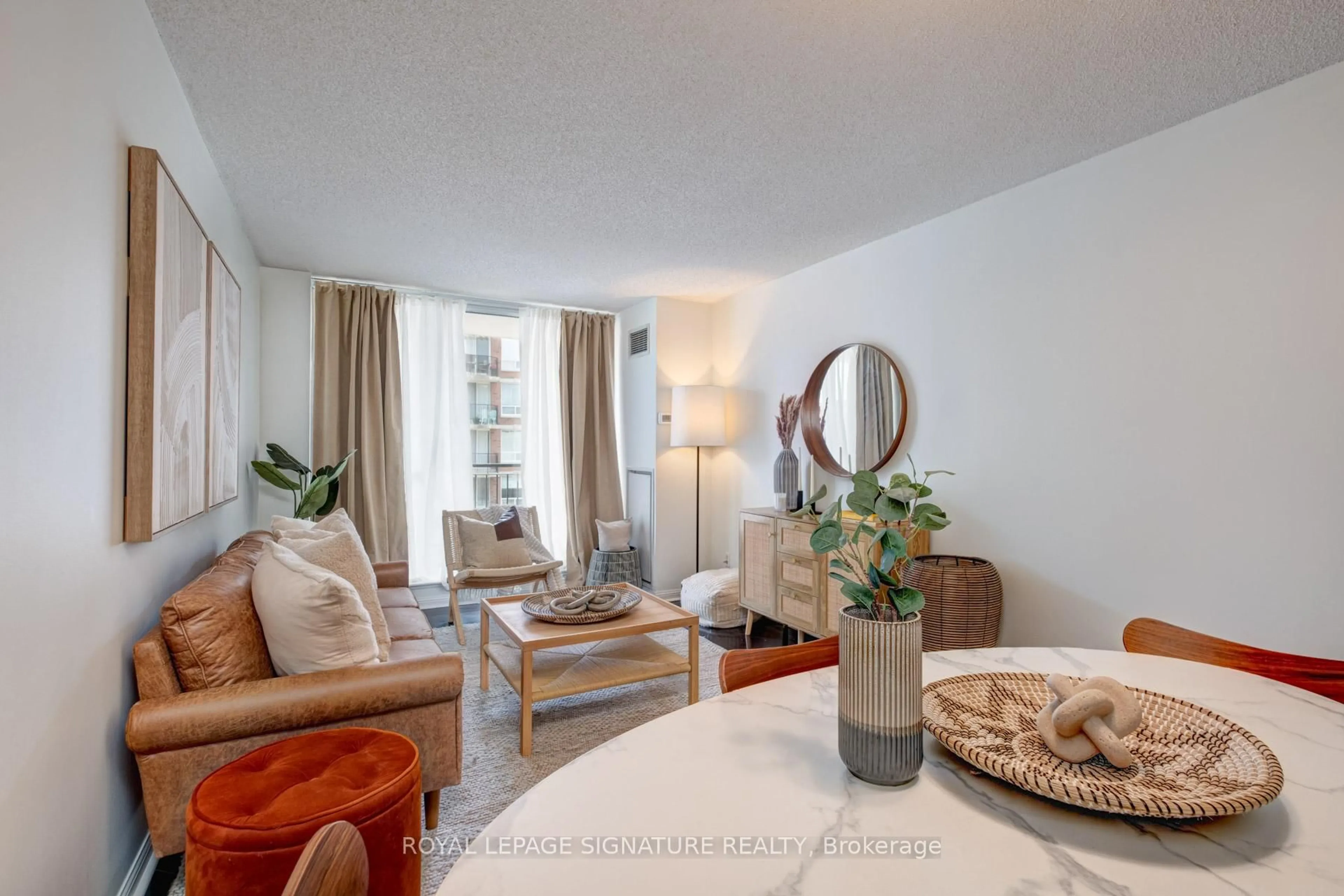 Living room with furniture, unknown for 3130 Yonge St #401, Toronto Ontario M4N 2K6