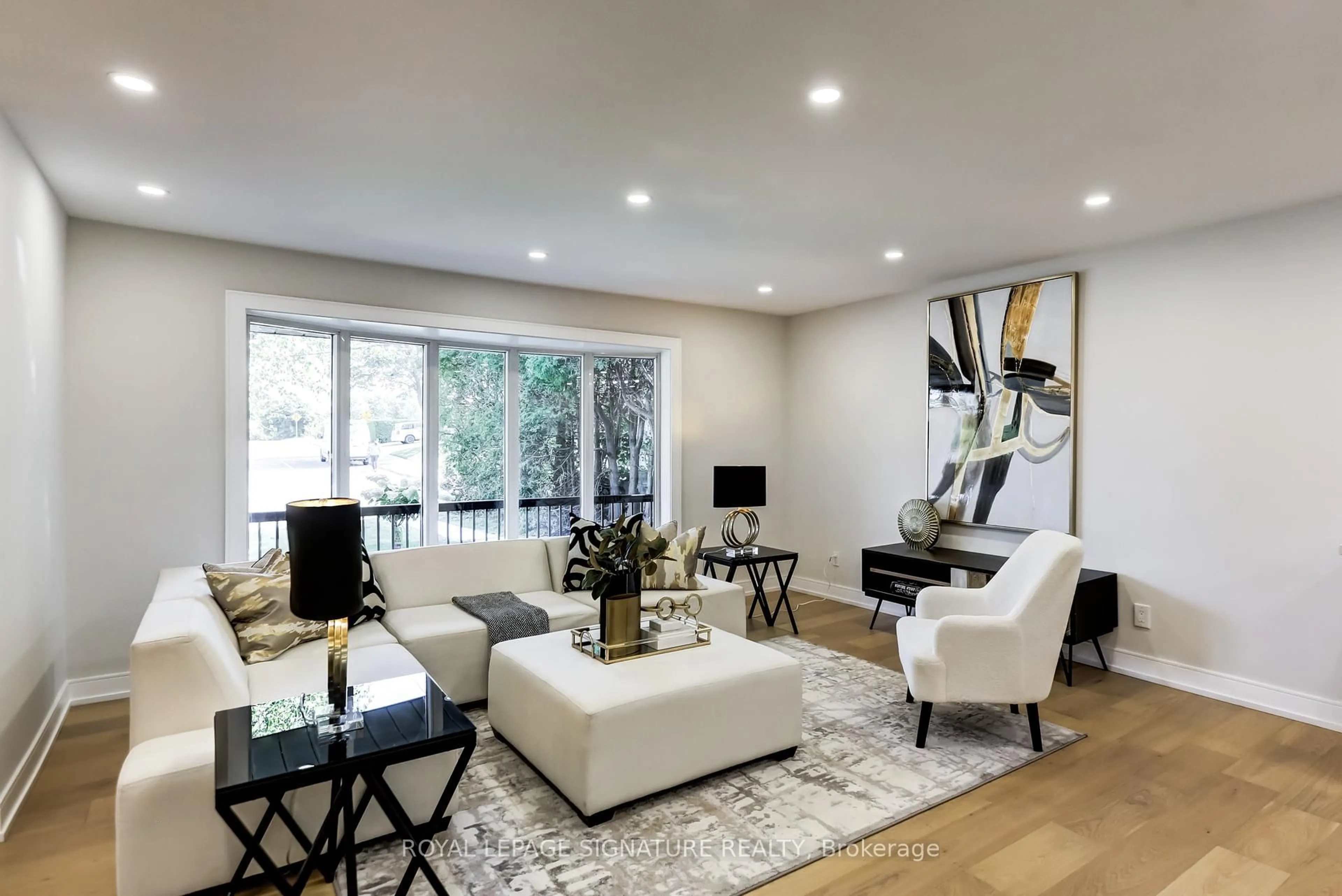 Living room with furniture, unknown for 30 Snowcrest Ave, Toronto Ontario M2K 2K7