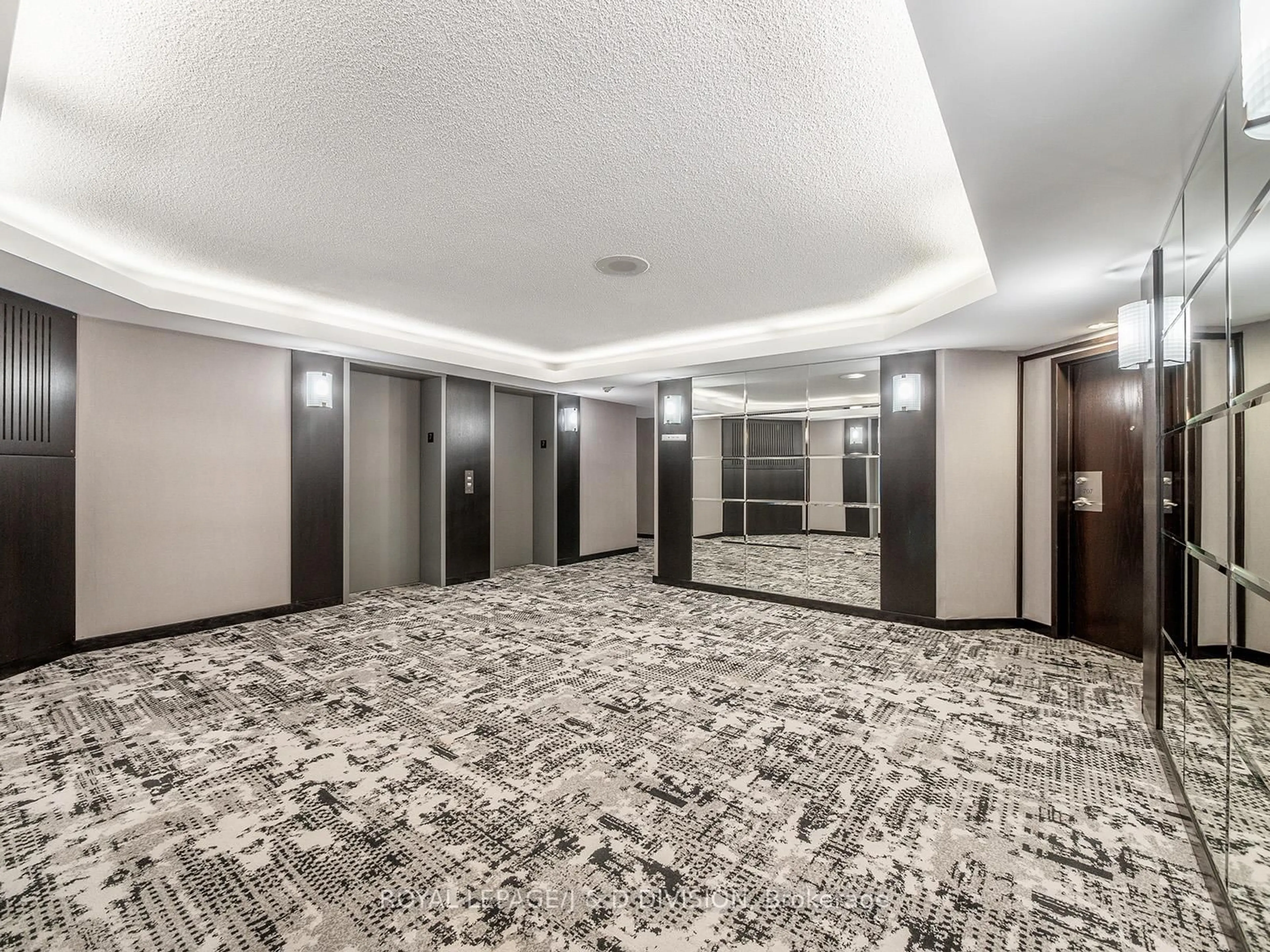 Indoor foyer for 10 Queens Quay #706, Toronto Ontario M5J 2R9