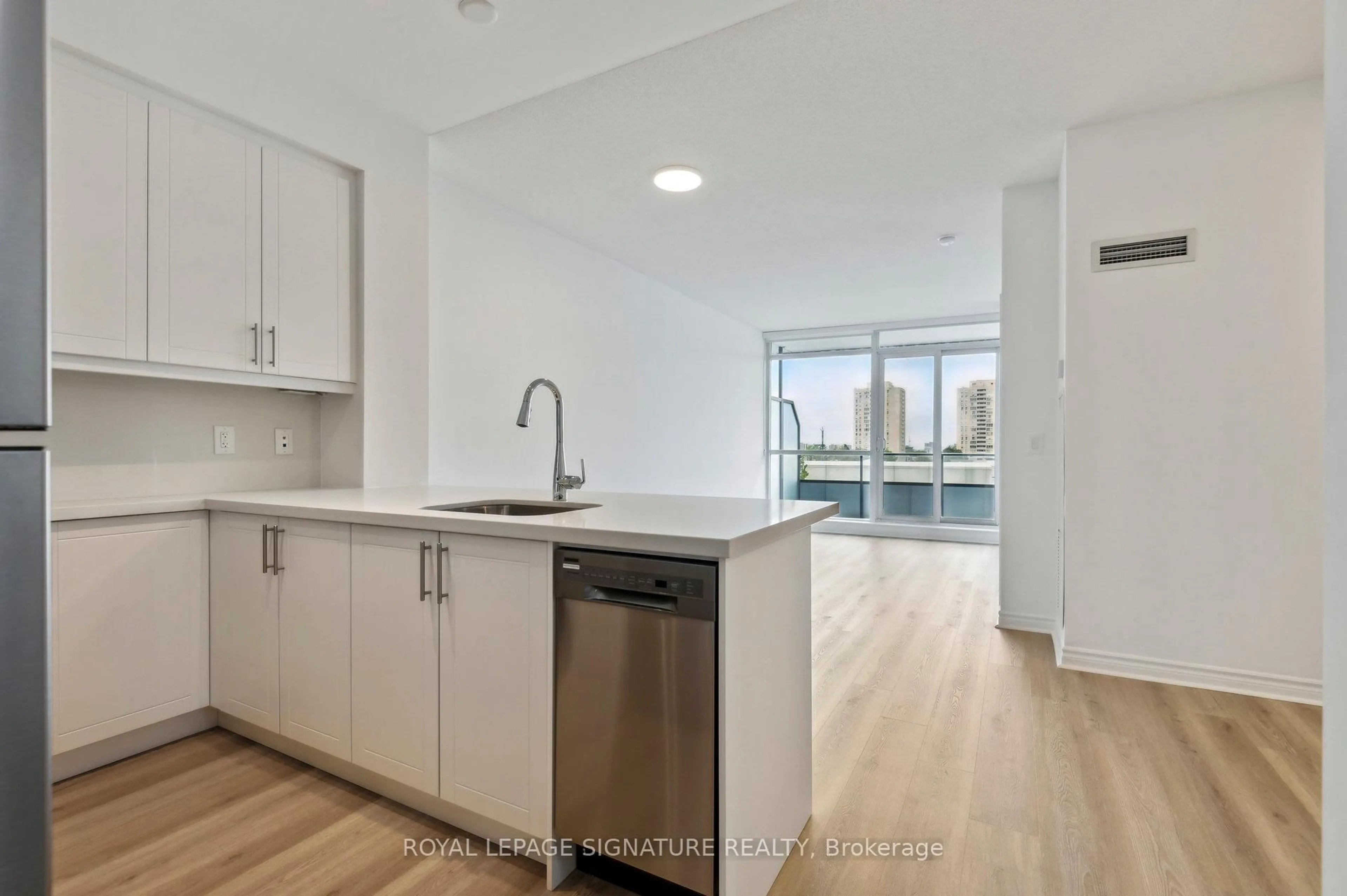 Unknown for 2885 Bayview Ave #233, Toronto Ontario M2K 0A3