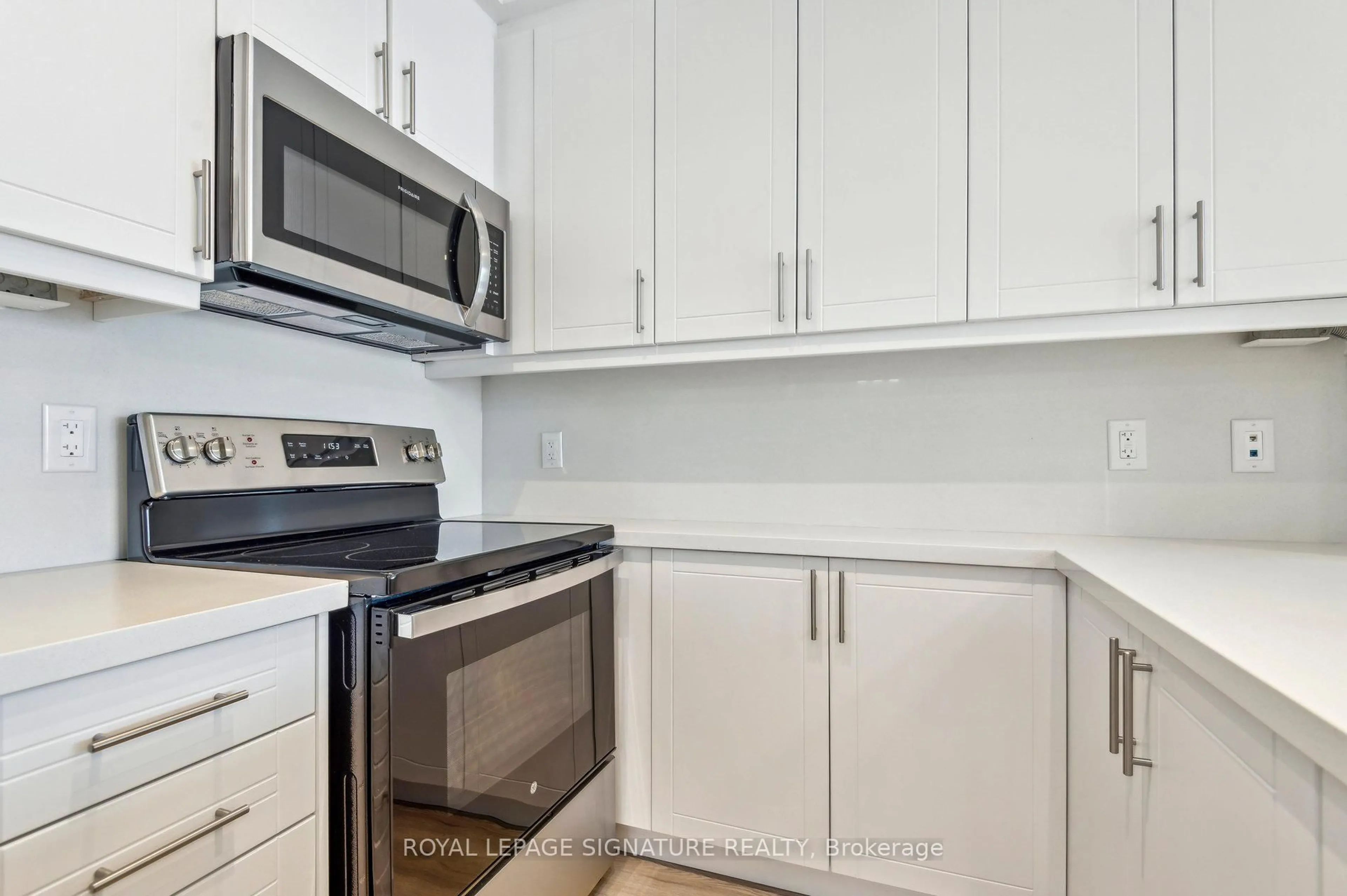 Standard kitchen, unknown for 2885 Bayview Ave #233, Toronto Ontario M2K 0A3