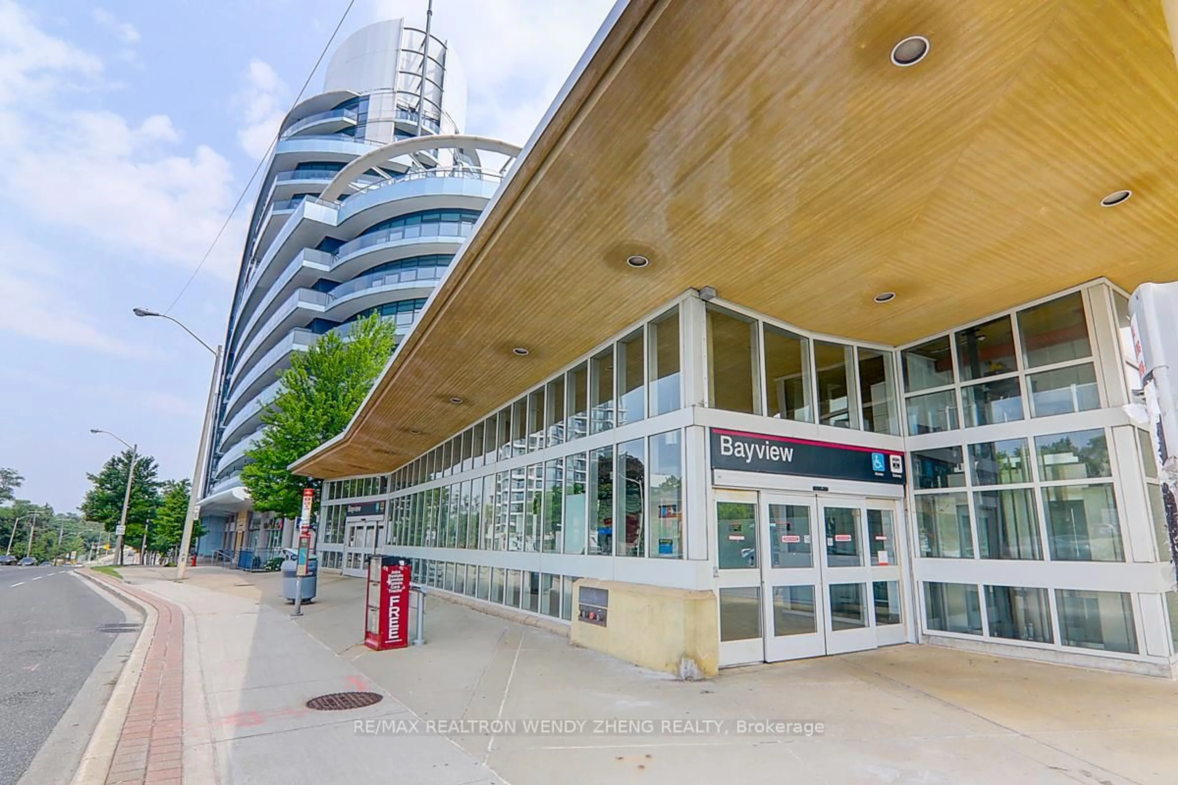 Indoor foyer for 2885 Bayview Ave #313, Toronto Ontario M2K 0A3