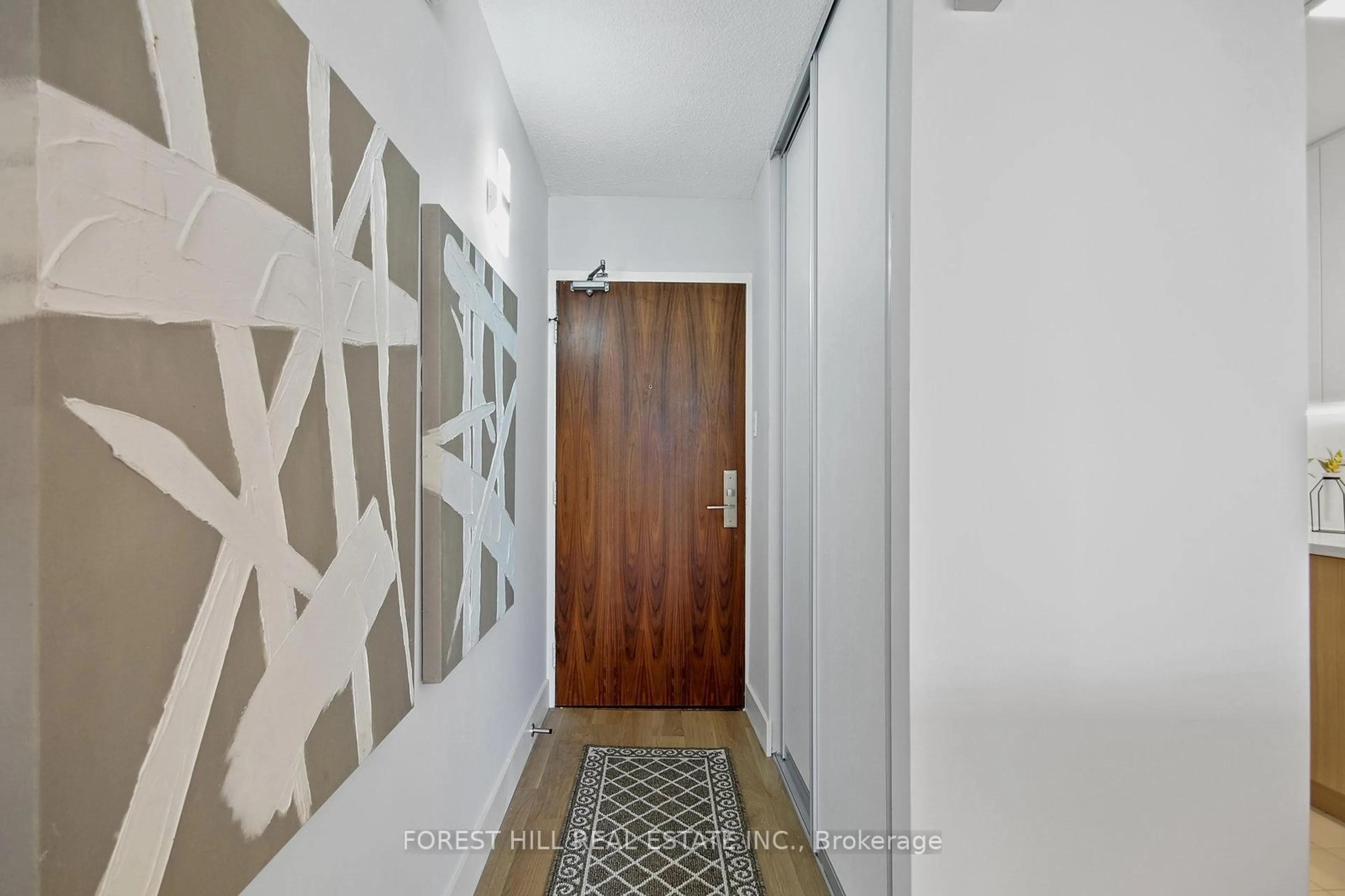 Indoor entryway for 914 Yonge St #1604, Toronto Ontario M4W 3C8