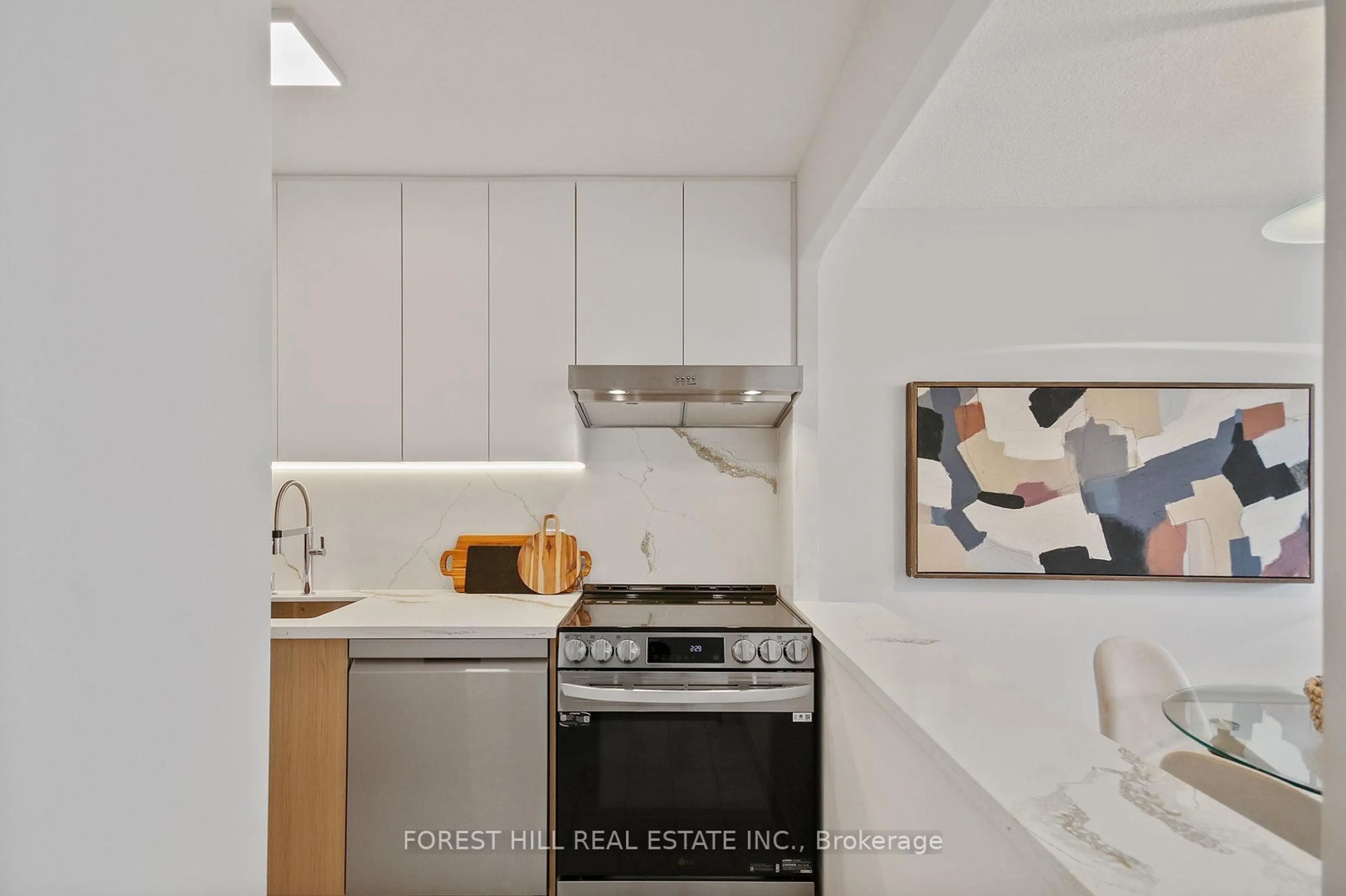 Contemporary kitchen, unknown for 914 Yonge St #1604, Toronto Ontario M4W 3C8