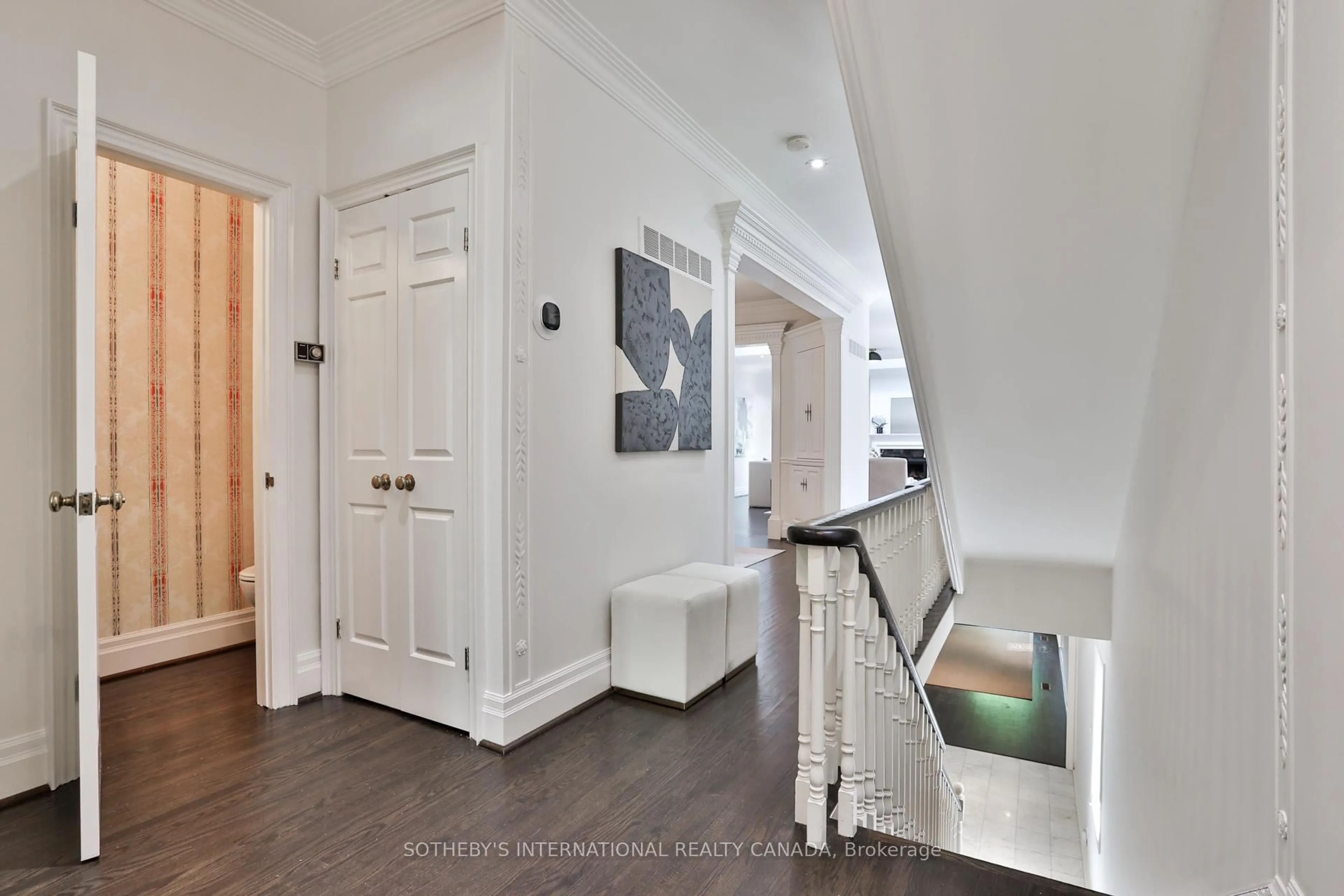 Indoor entryway for 91 Glen Rd, Toronto Ontario M4W 2V5