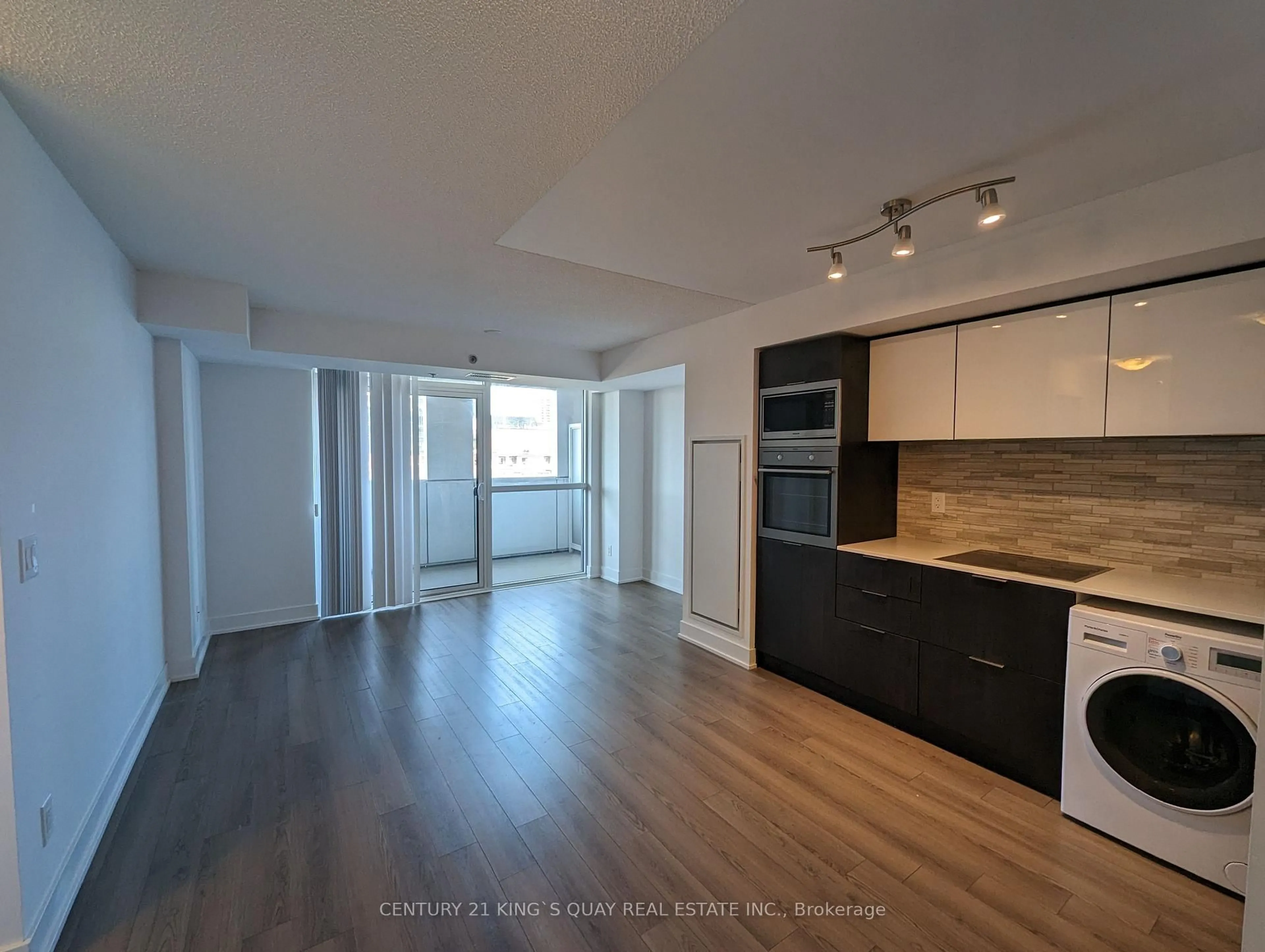 Unknown for 318 Richmond St #606, Toronto Ontario M5V 0B4