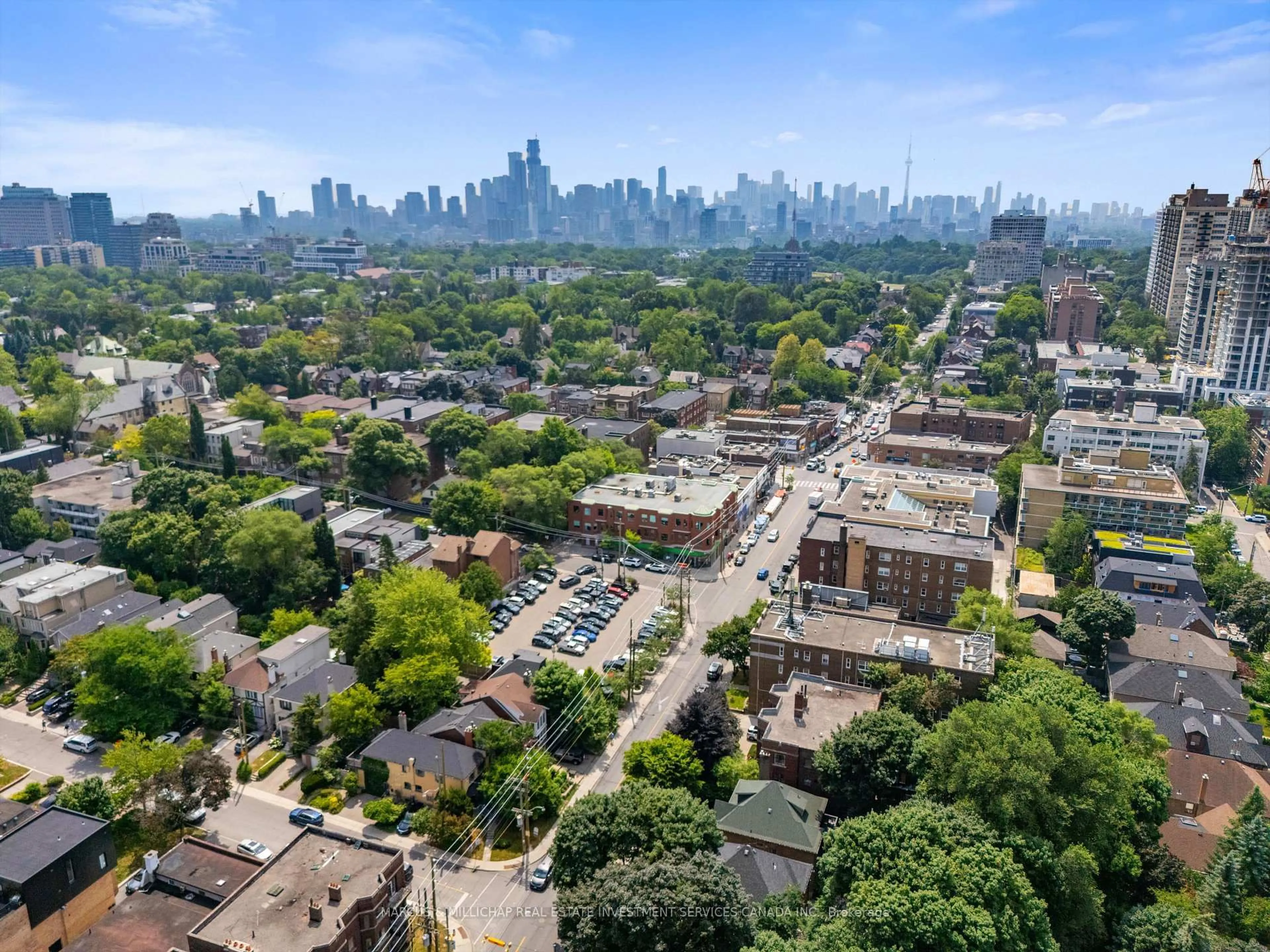 A pic from outside/outdoor area/front of a property/back of a property/a pic from drone, city buildings view from balcony for 466 Spadina Rd, Toronto Ontario M5P 2W4