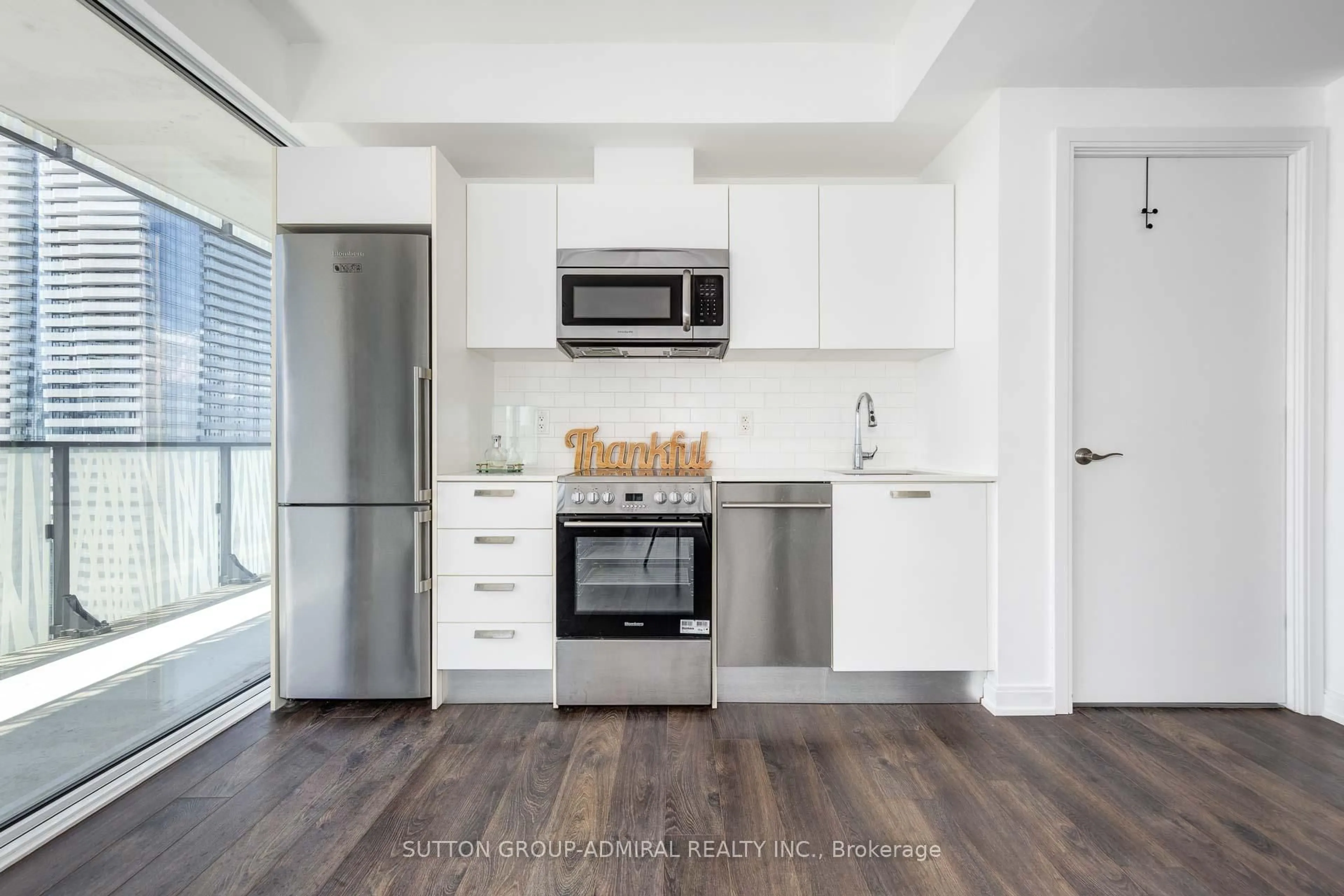 Standard kitchen, unknown for 42 Charles St #4403, Toronto Ontario M4Y 1T1