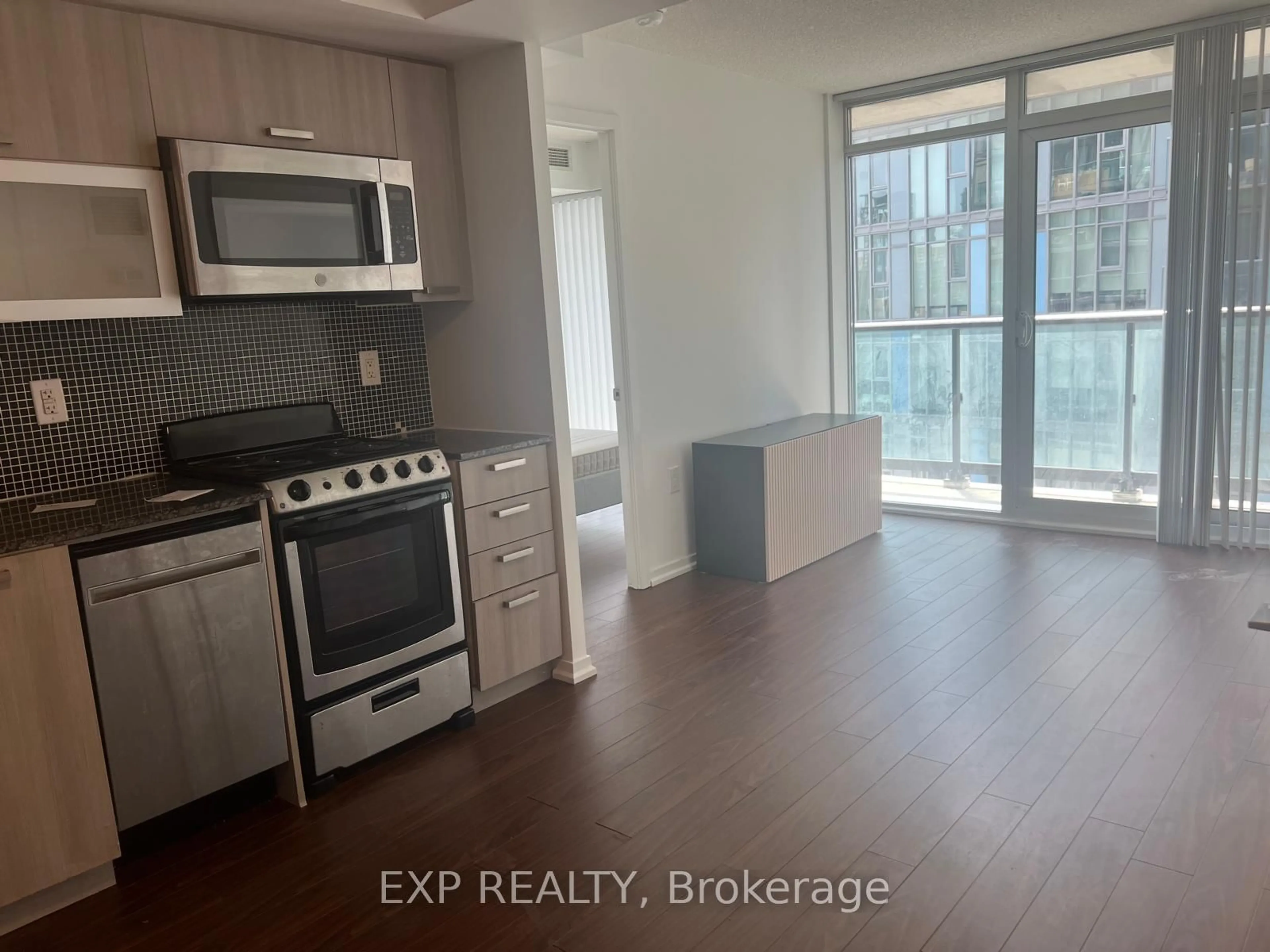 Unknown for 36 Lisgar St #1212, Toronto Ontario M6J 3G2