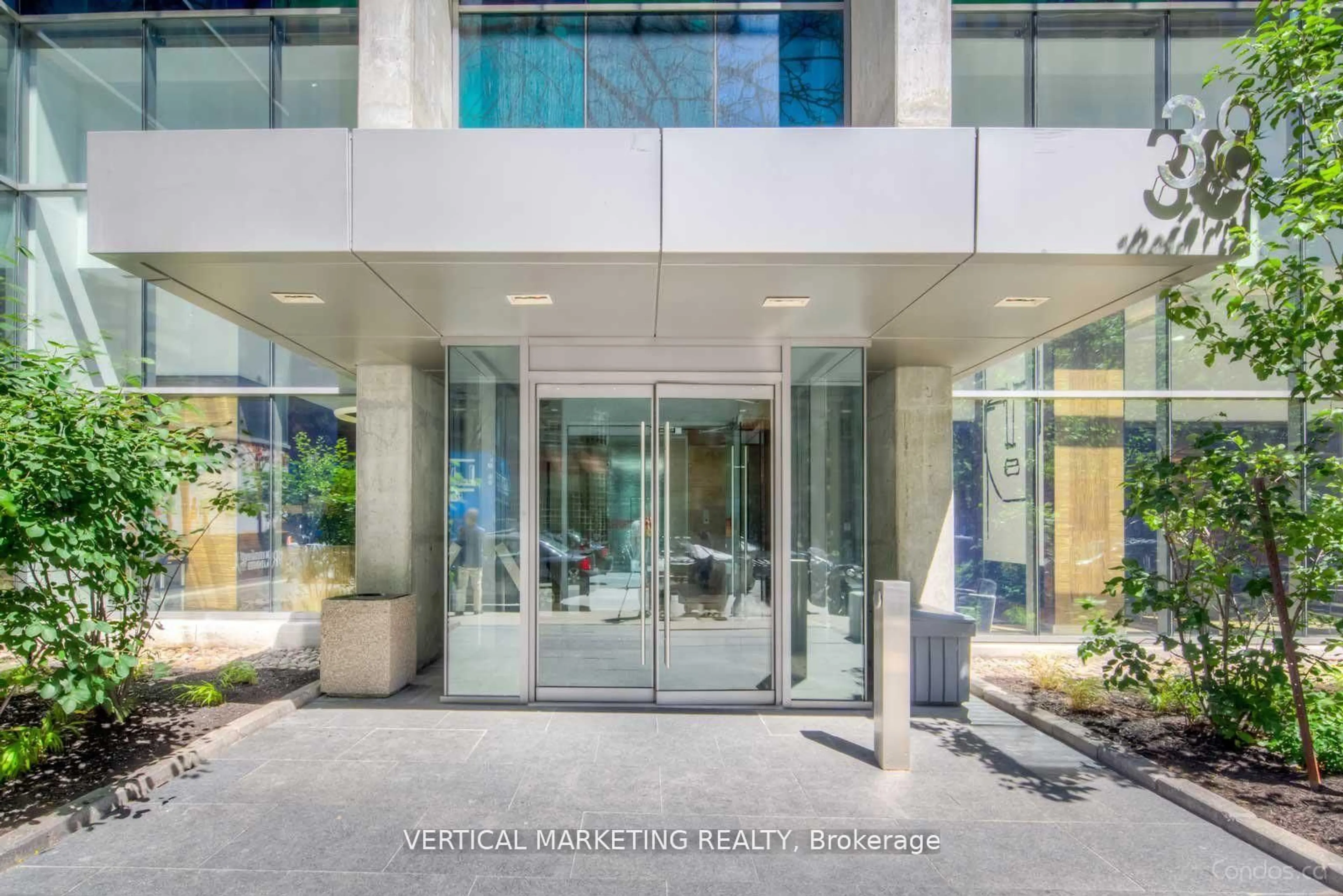 Indoor foyer for 38 Grenville St #3101, Toronto Ontario M4Y 1A5