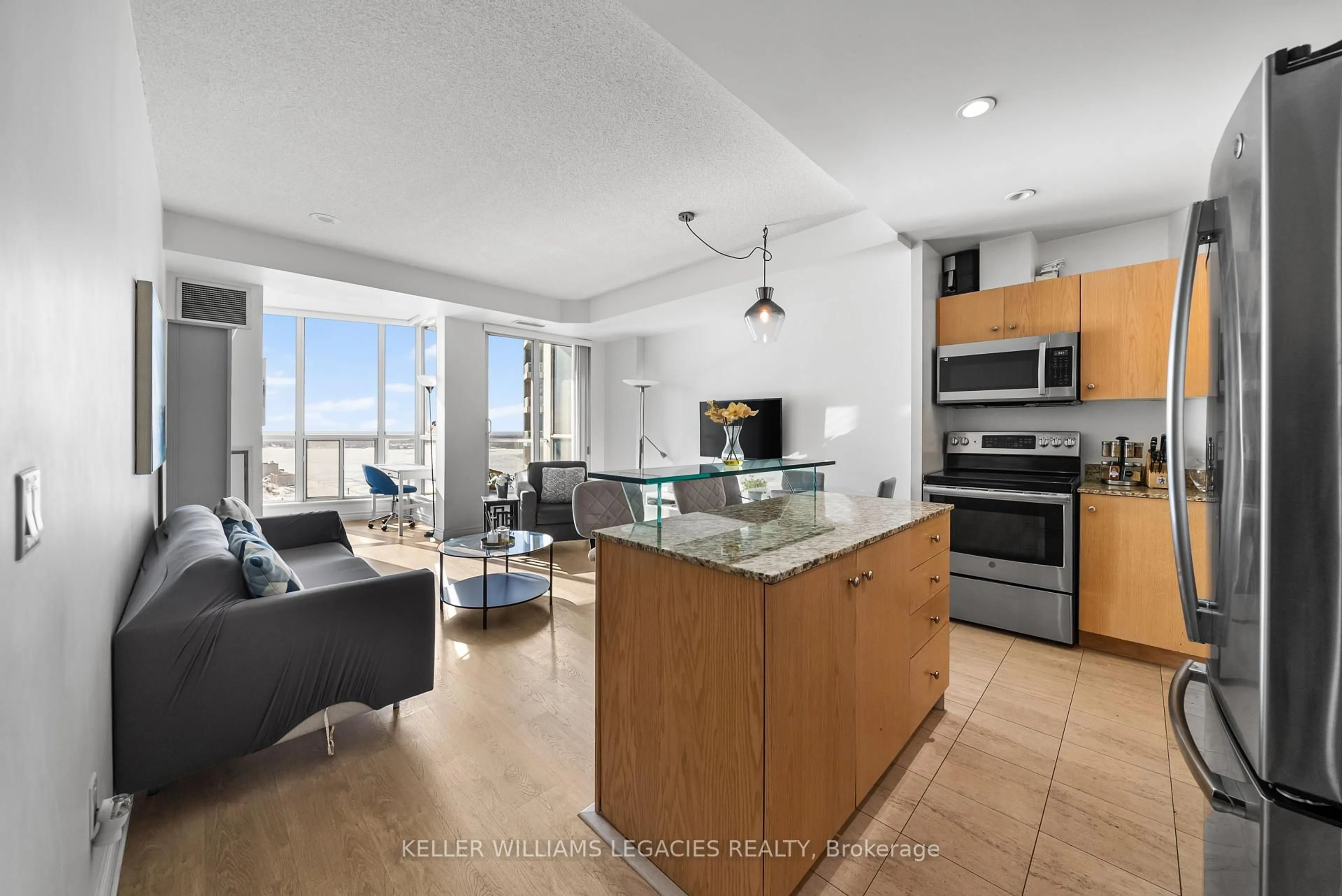 Open concept kitchen, unknown for 8 York St #2210, Toronto Ontario M5J 2Y2