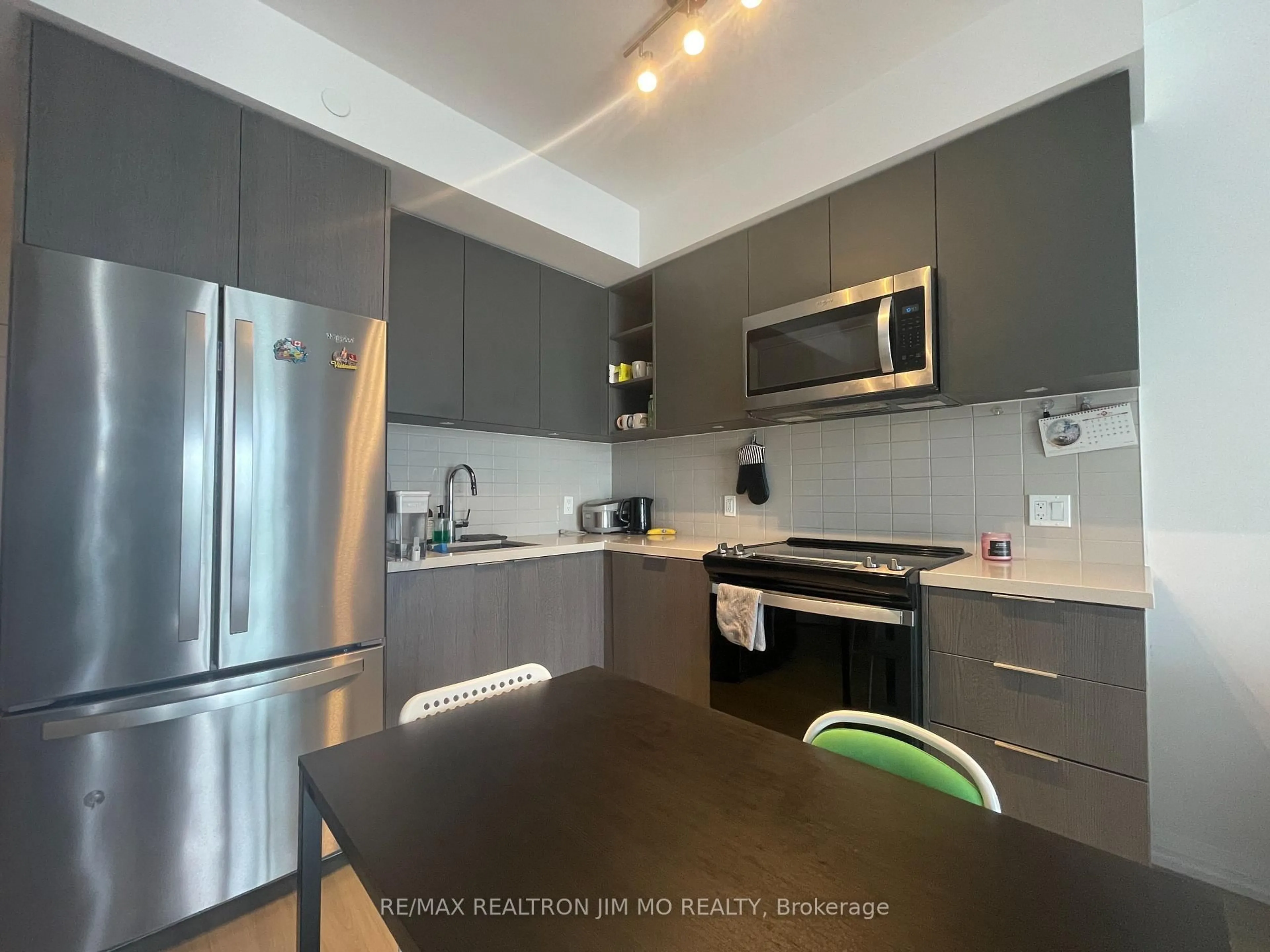 Standard kitchen, unknown for 50 Dunfield Ave #1716, Toronto Ontario M4S 0E4