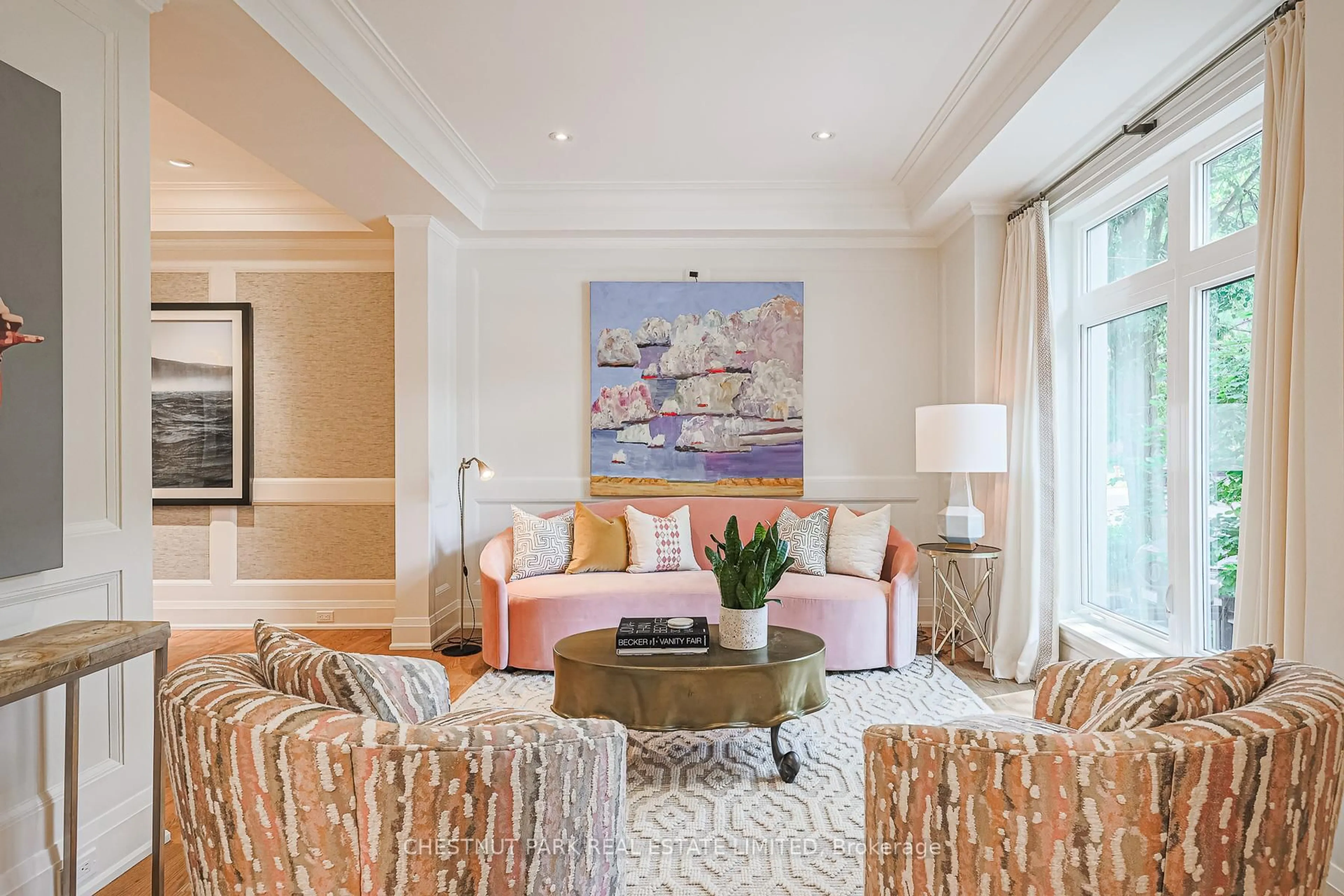 Living room with furniture, carpet floor for 80 Braeside Rd, Toronto Ontario M5N 1X7