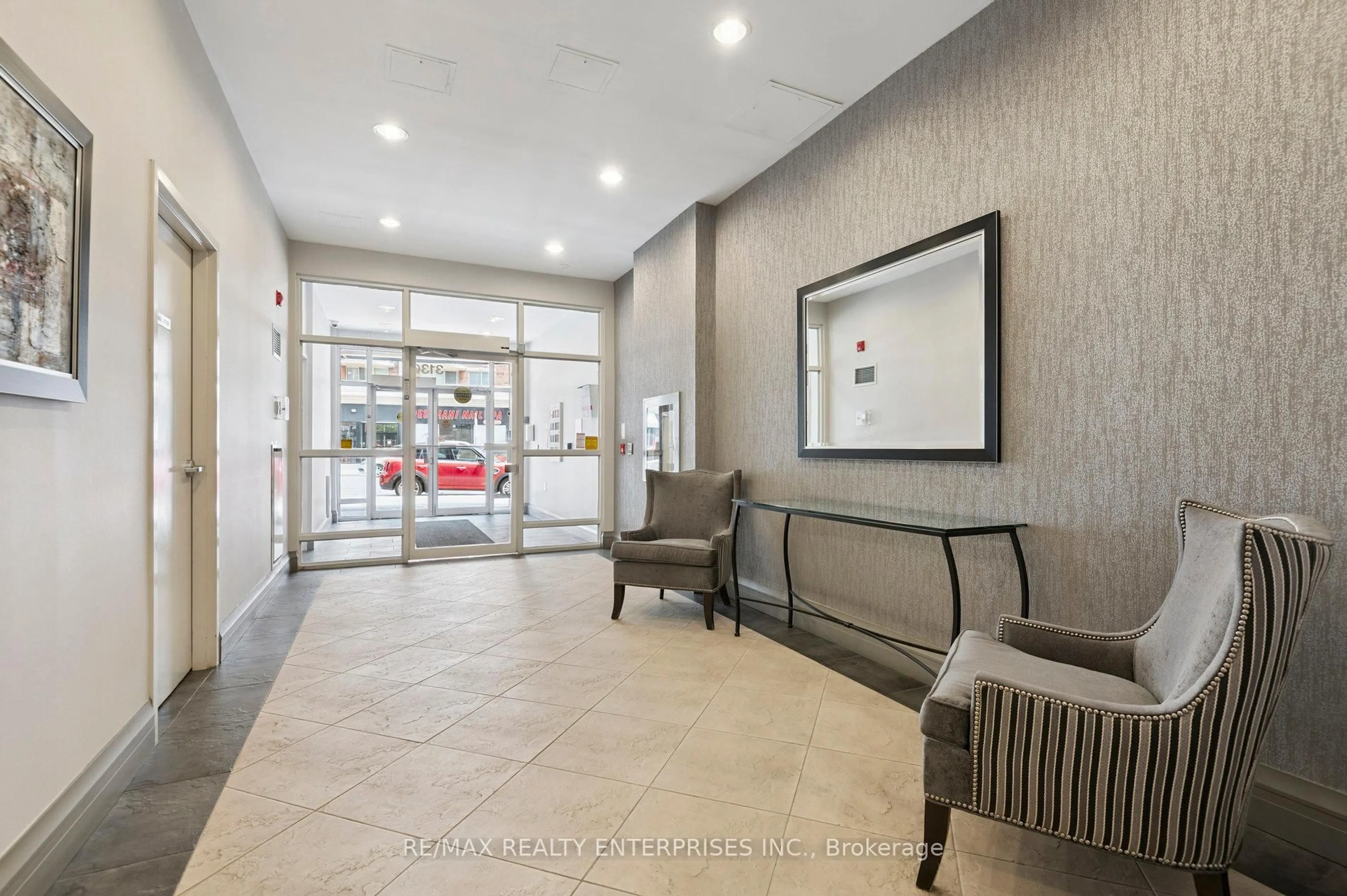 Indoor foyer for 3130 Yonge St #404, Toronto Ontario M4N 2K6