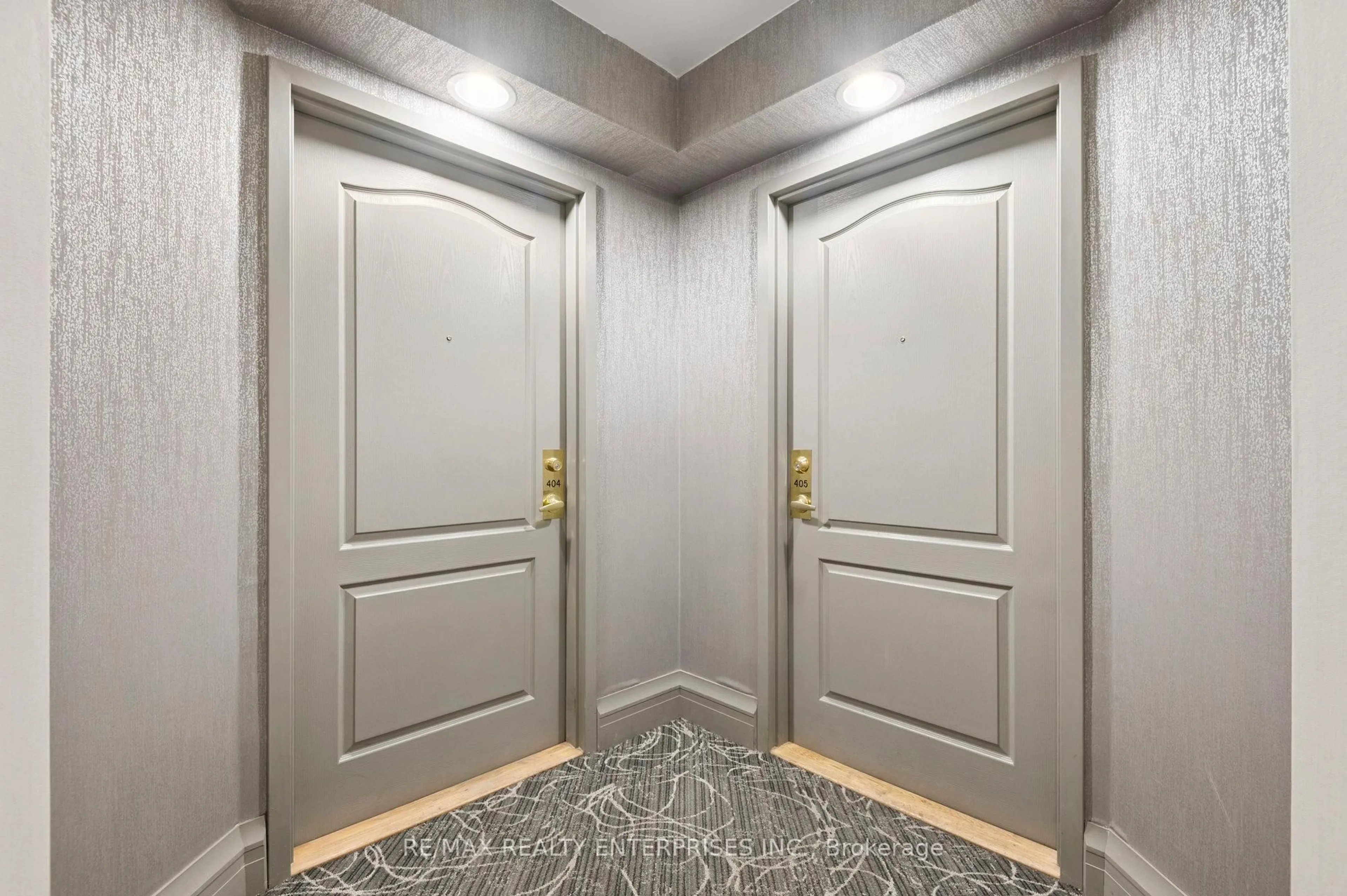 Indoor foyer for 3130 Yonge St #404, Toronto Ontario M4N 2K6