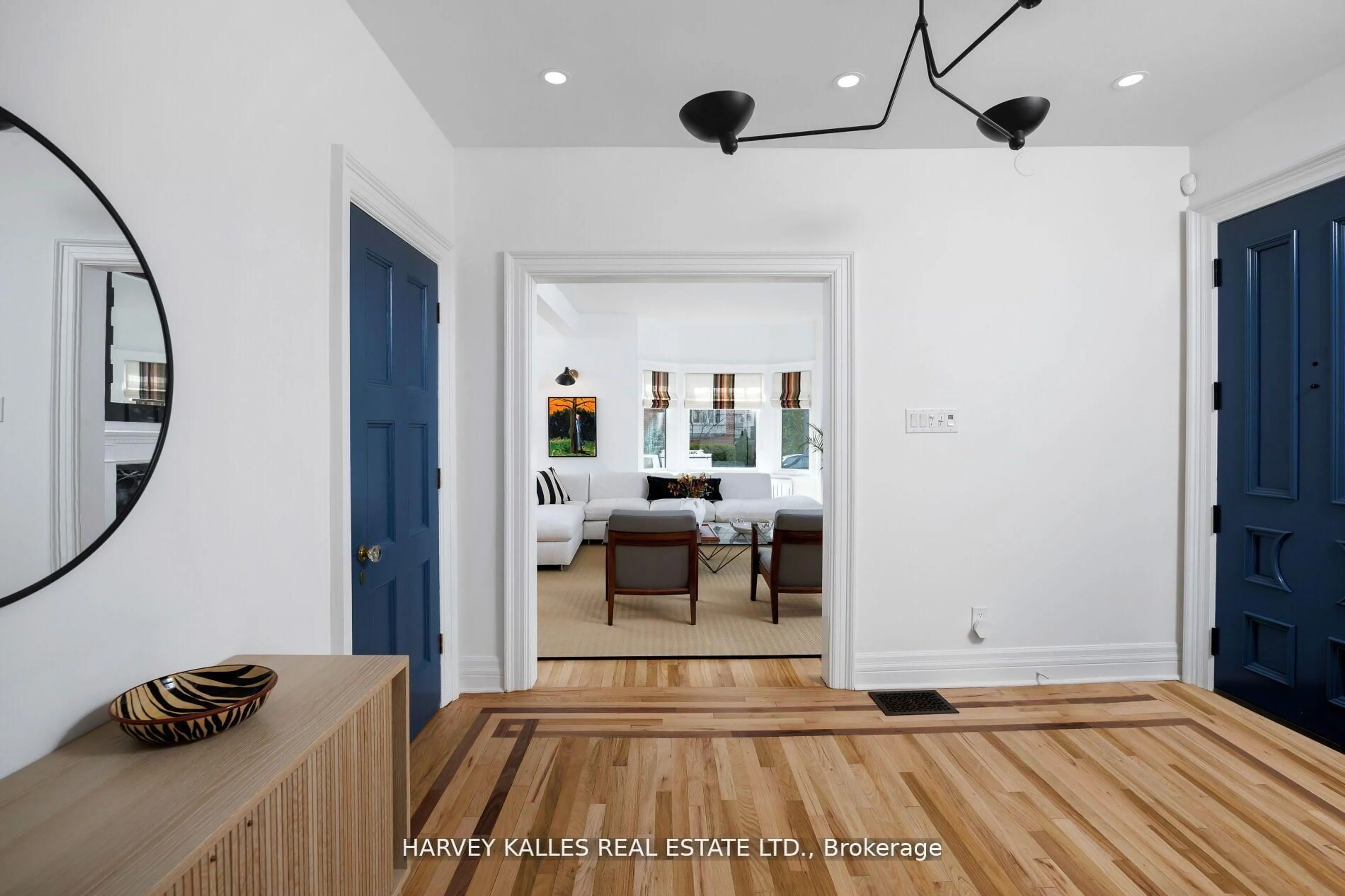 Indoor entryway for 11 Hawthorn Ave, Toronto Ontario M4W 2Z1