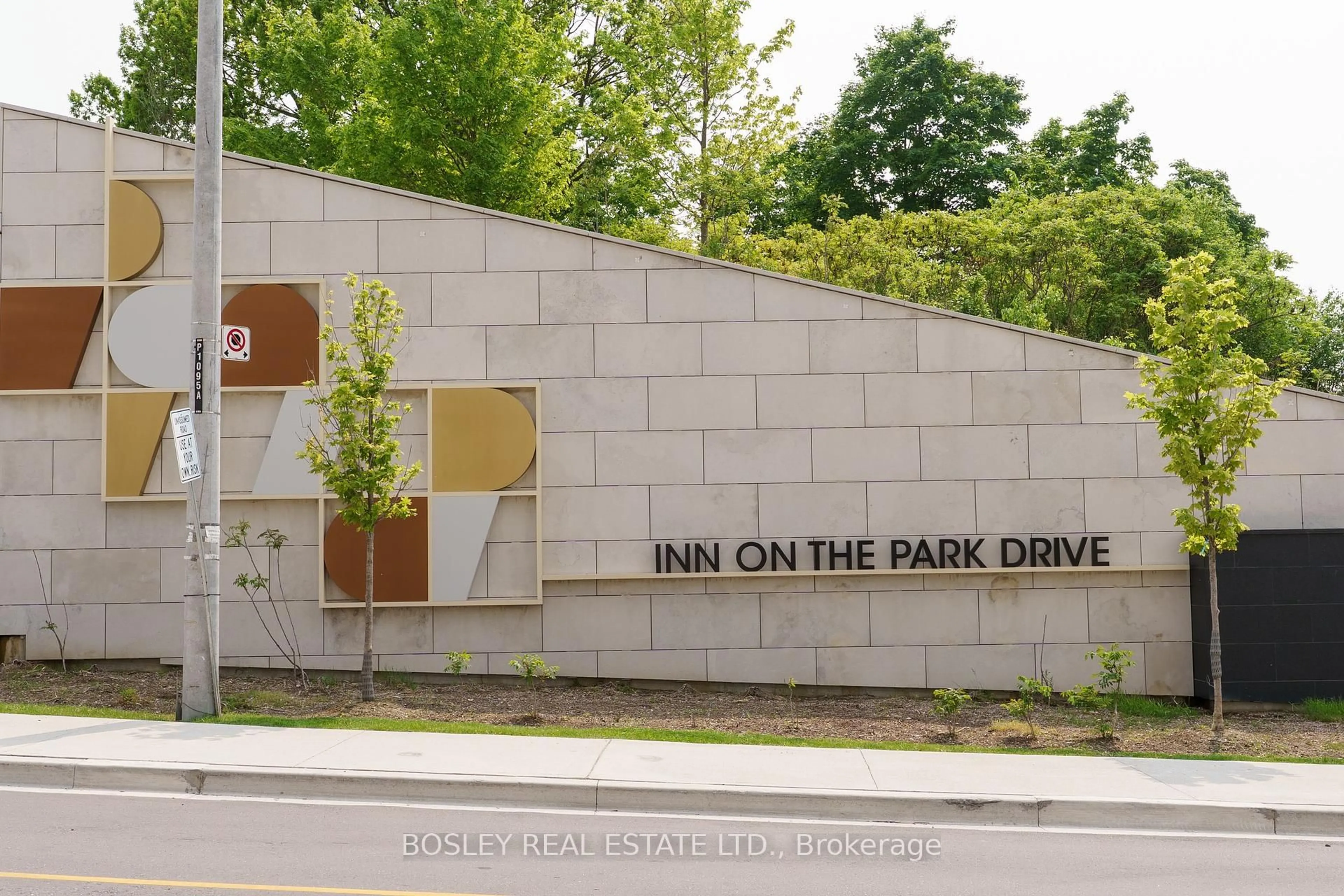 Parking for 10 Inn on the Park Dr #2001, Toronto Ontario M3C 0P9