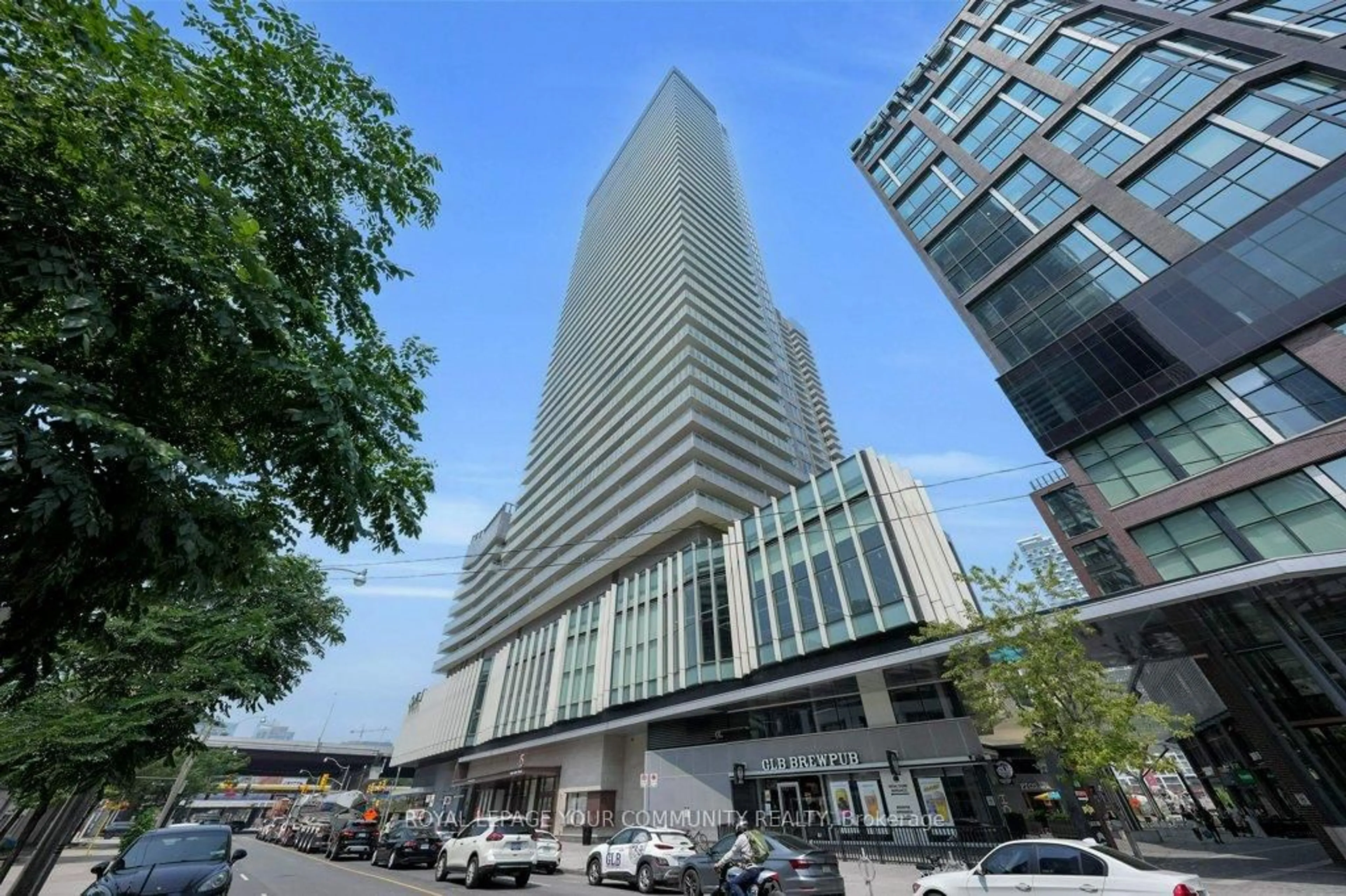 Indoor foyer for 15 Lower Jarvis St #3813, Toronto Ontario M5E 0C4