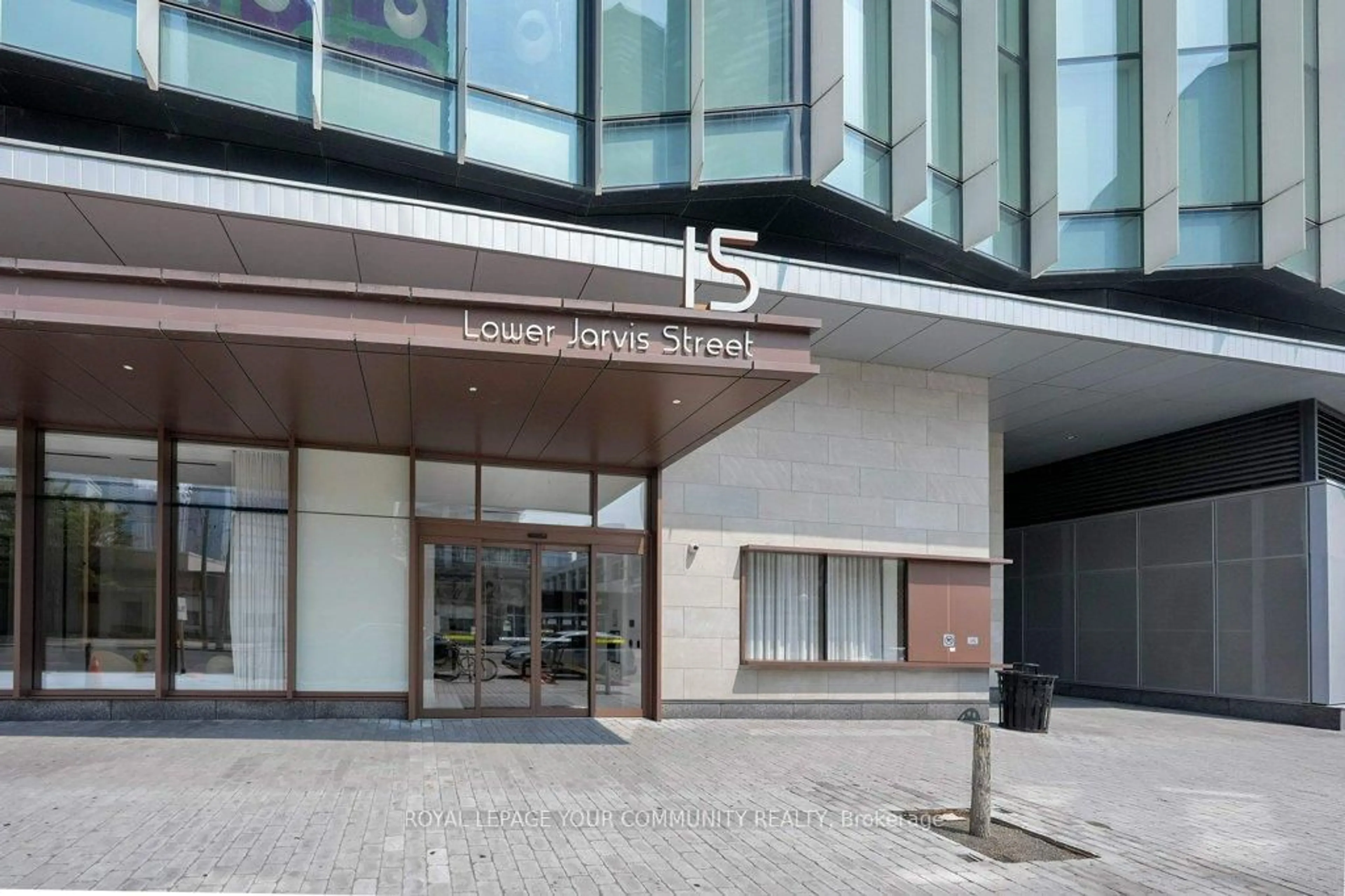 Indoor foyer for 15 Lower Jarvis St #3813, Toronto Ontario M5E 0C4