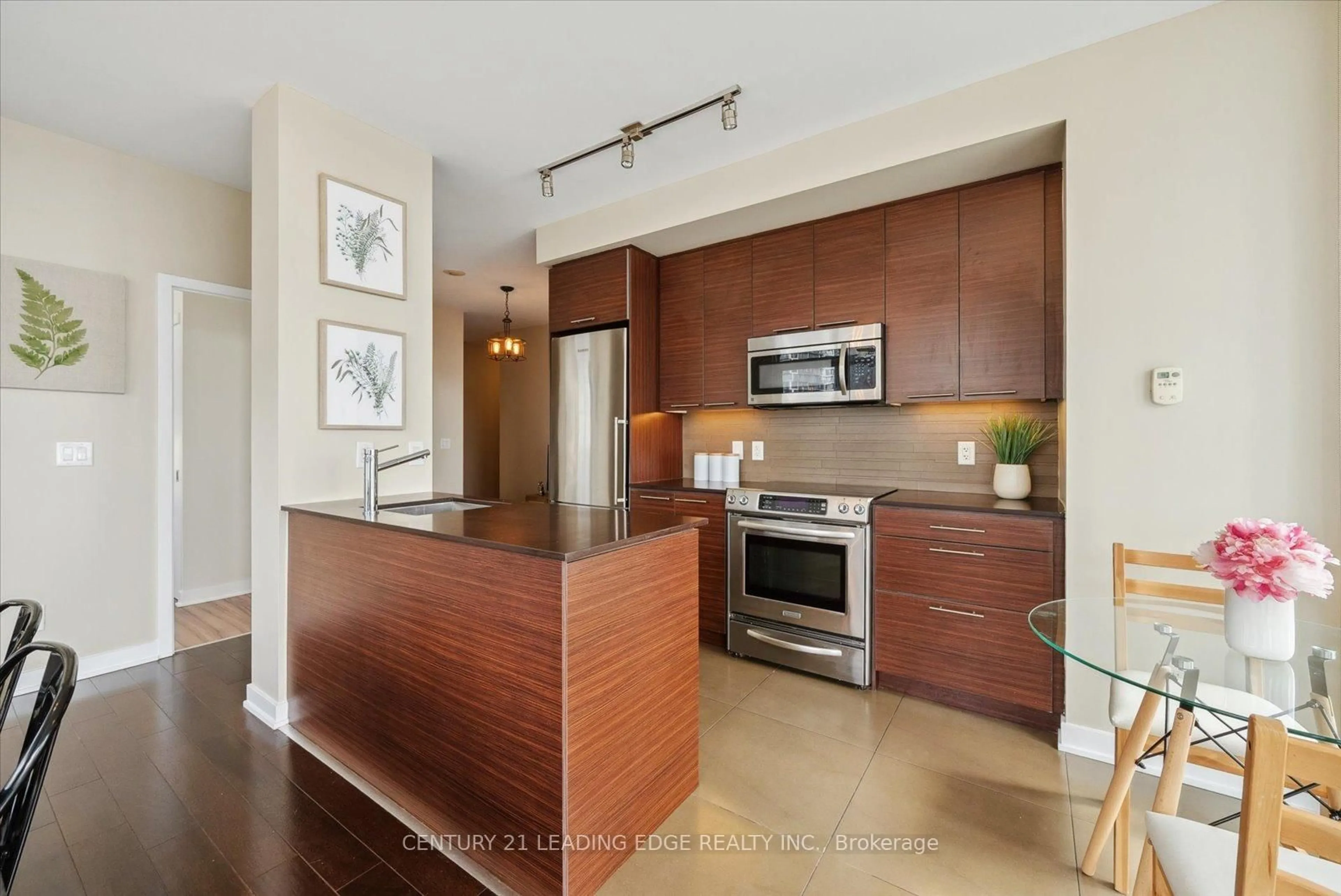 Open concept kitchen, unknown for 1 Market St #1313, Toronto Ontario M5E 0A2