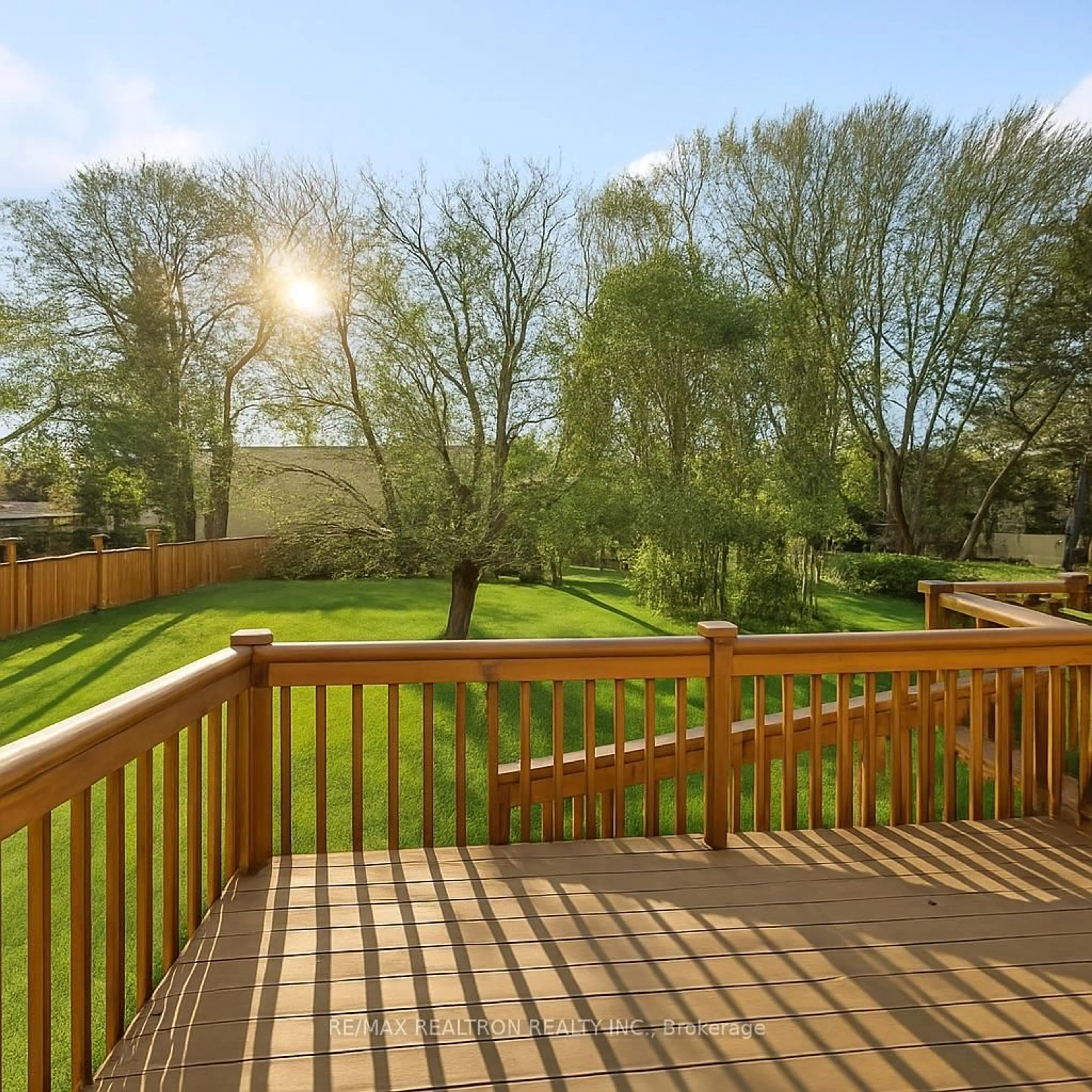 Patio, forest/trees view for 223 Northwood Dr, Toronto Ontario M2M 2K5