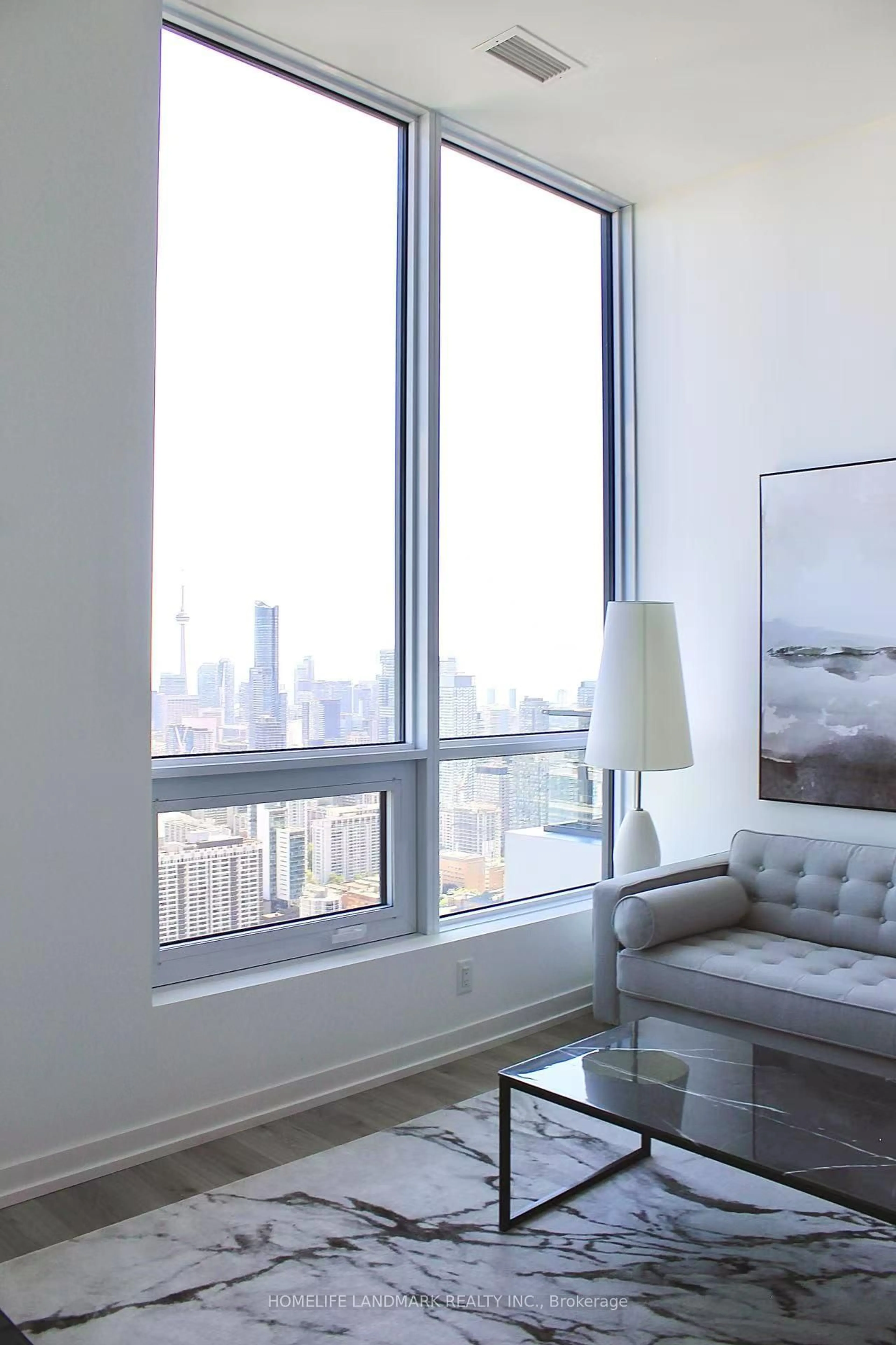 A pic of a room for 395 Bloor St #5511, Toronto Ontario M4W 0B4