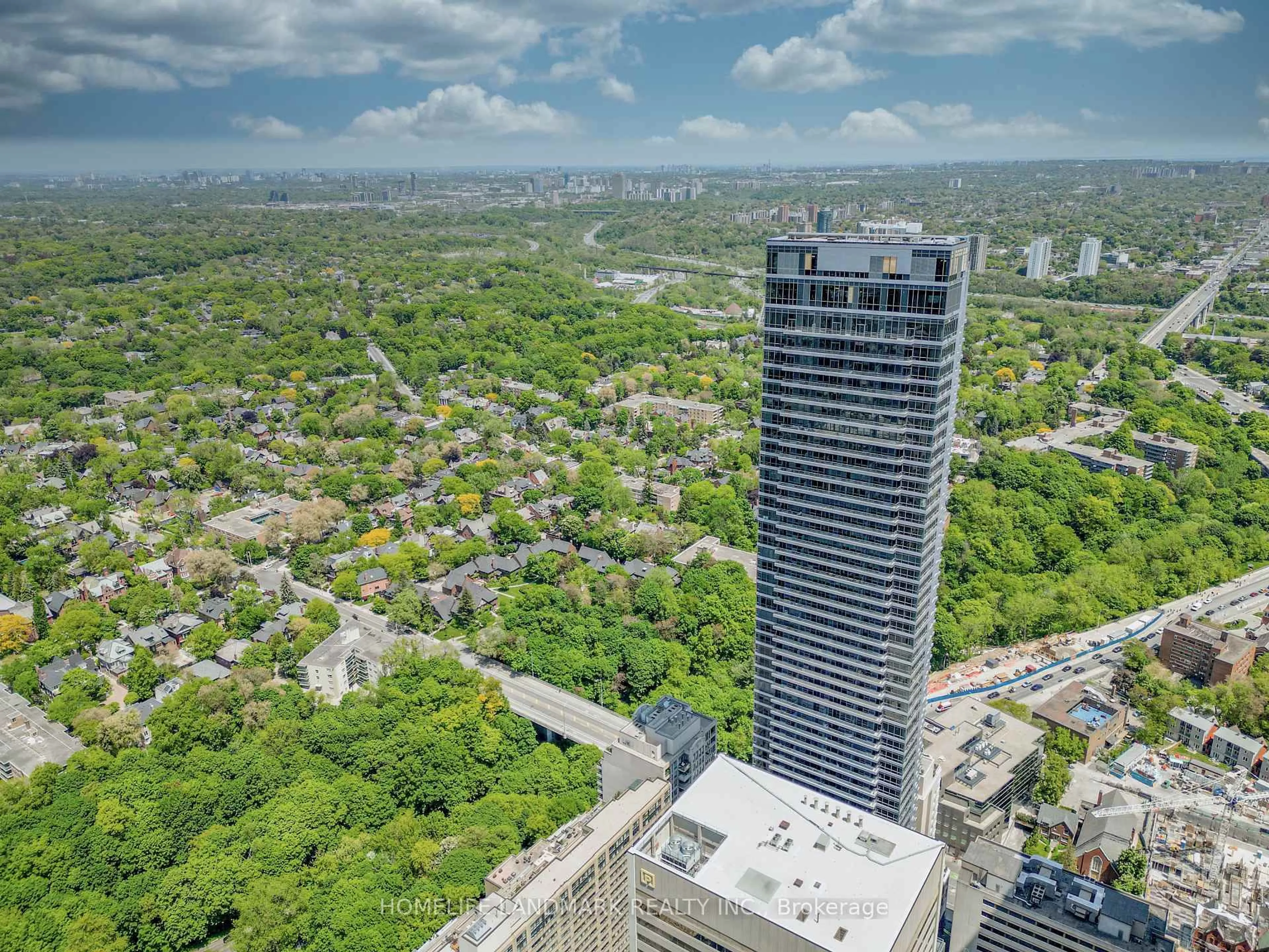 A pic from outside/outdoor area/front of a property/back of a property/a pic from drone, city buildings view from balcony for 395 Bloor St #5510, Toronto Ontario M4W 0B4