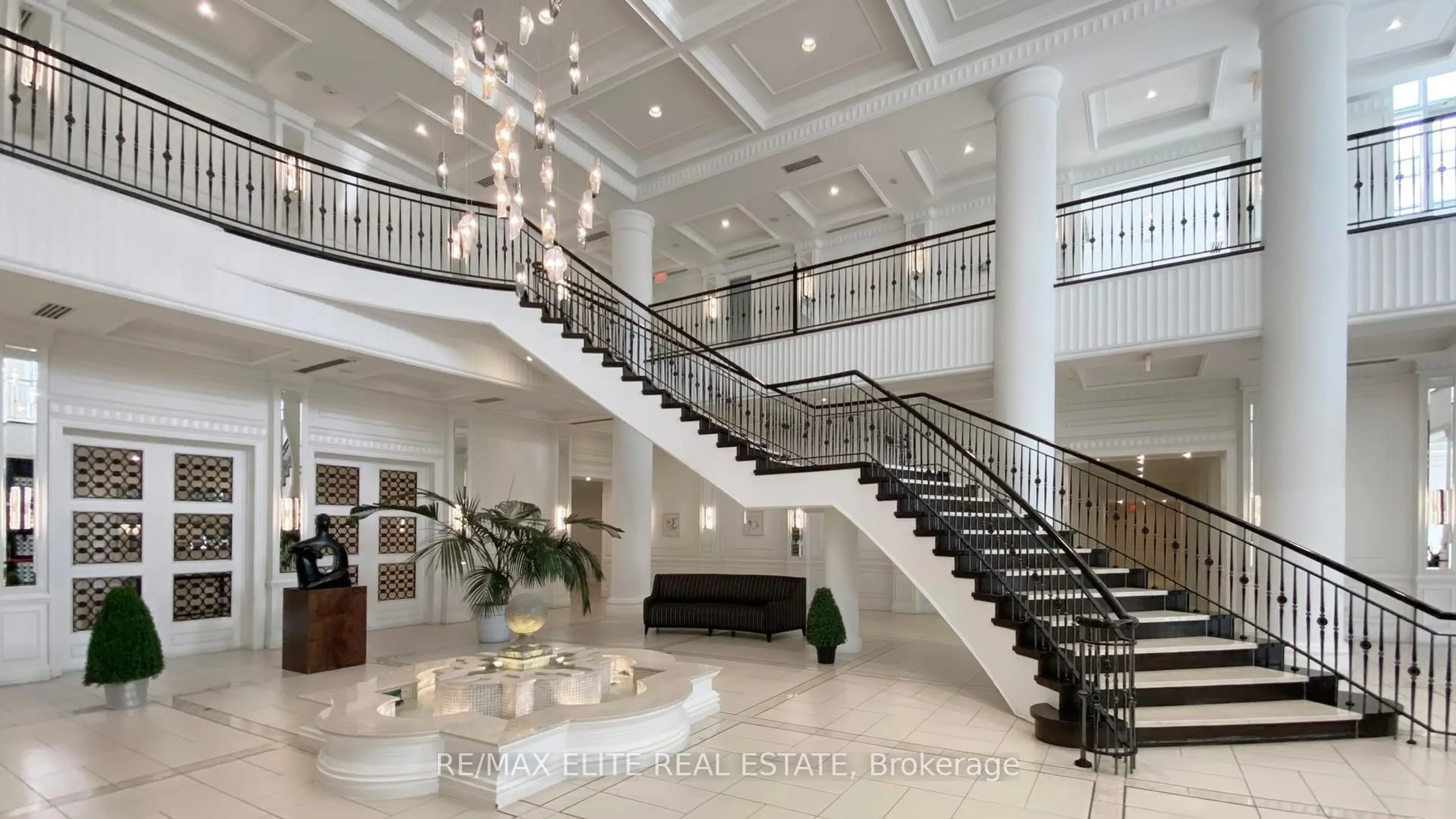 Indoor foyer for 15 Greenview Ave #2413, Toronto Ontario M2M 4M7