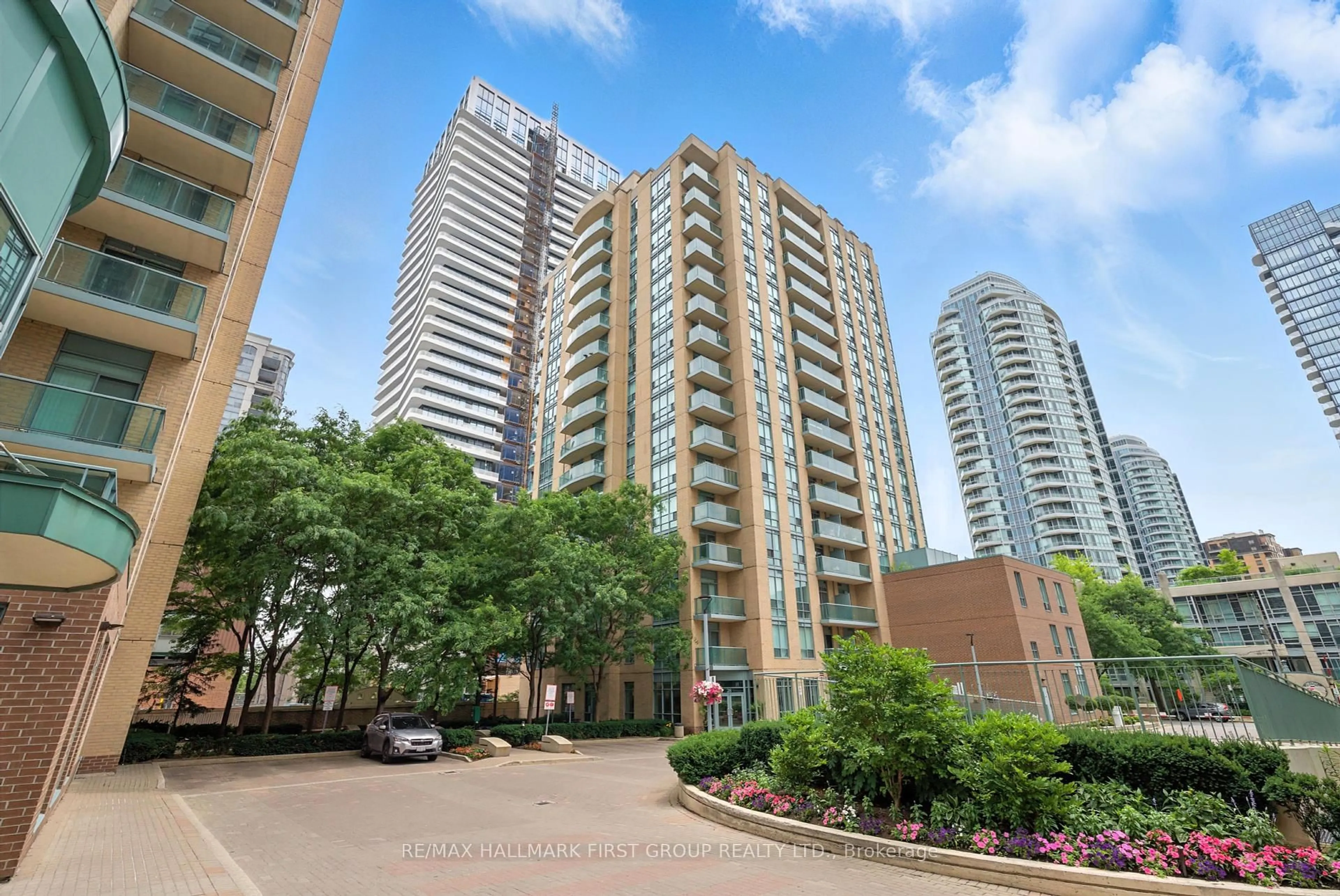 Patio, city buildings view from balcony for 28 Olive Ave #612, Toronto Ontario M2N 7E6
