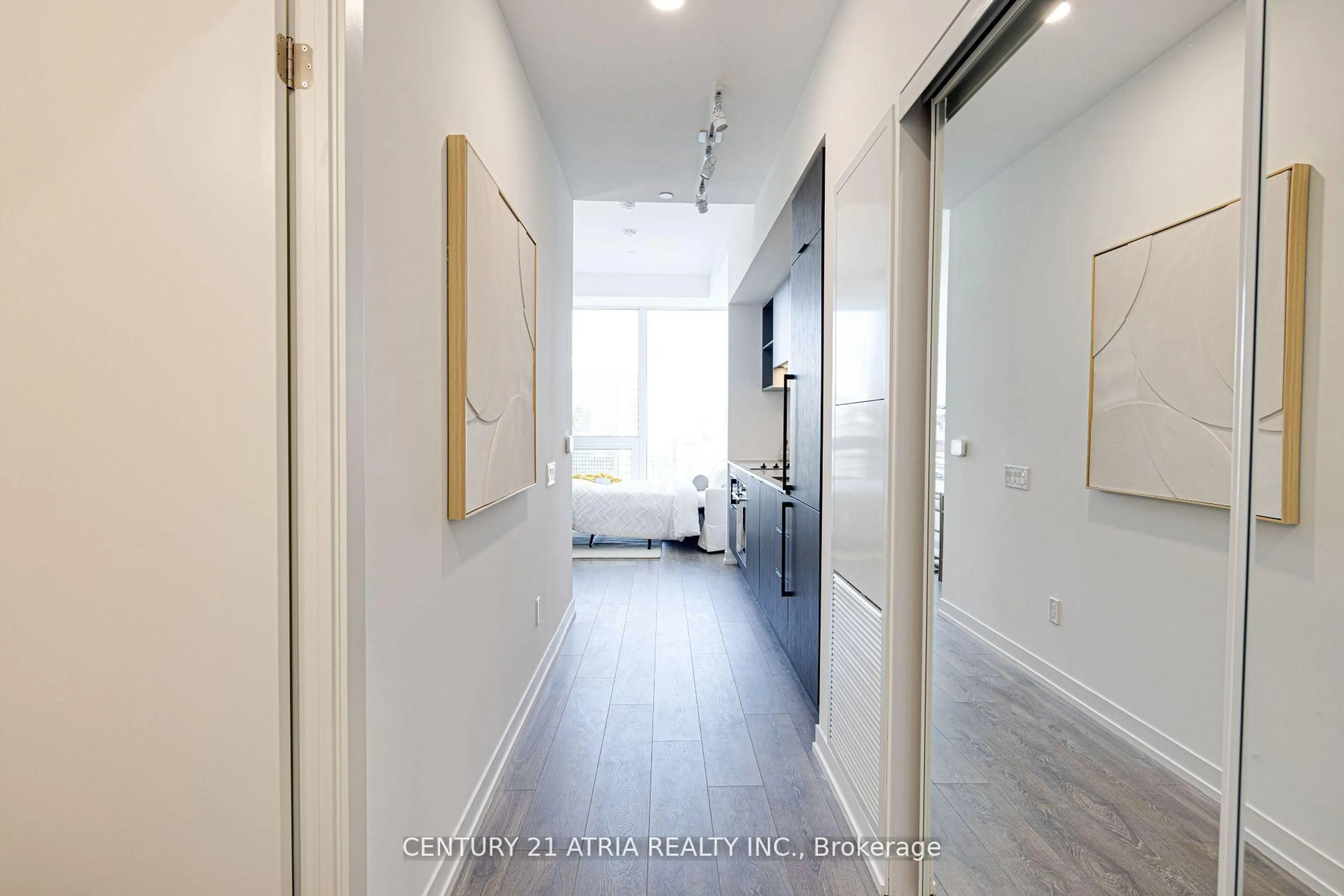 Indoor entryway for 82 Dalhousie St #PH09, Toronto Ontario M5B 0C5