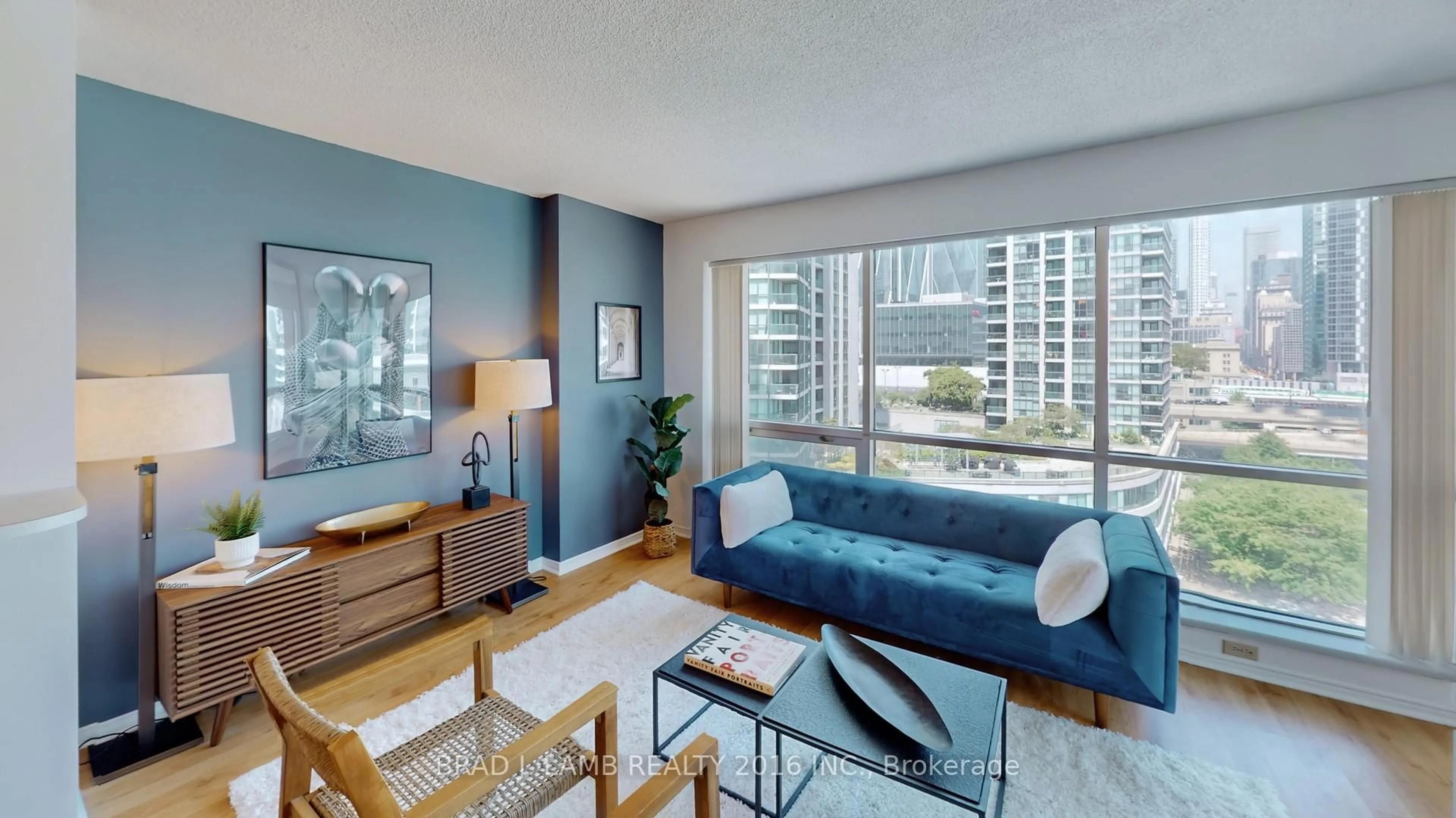 Living room with furniture, unknown for 10 Yonge St #907, Toronto Ontario M5E 1R4