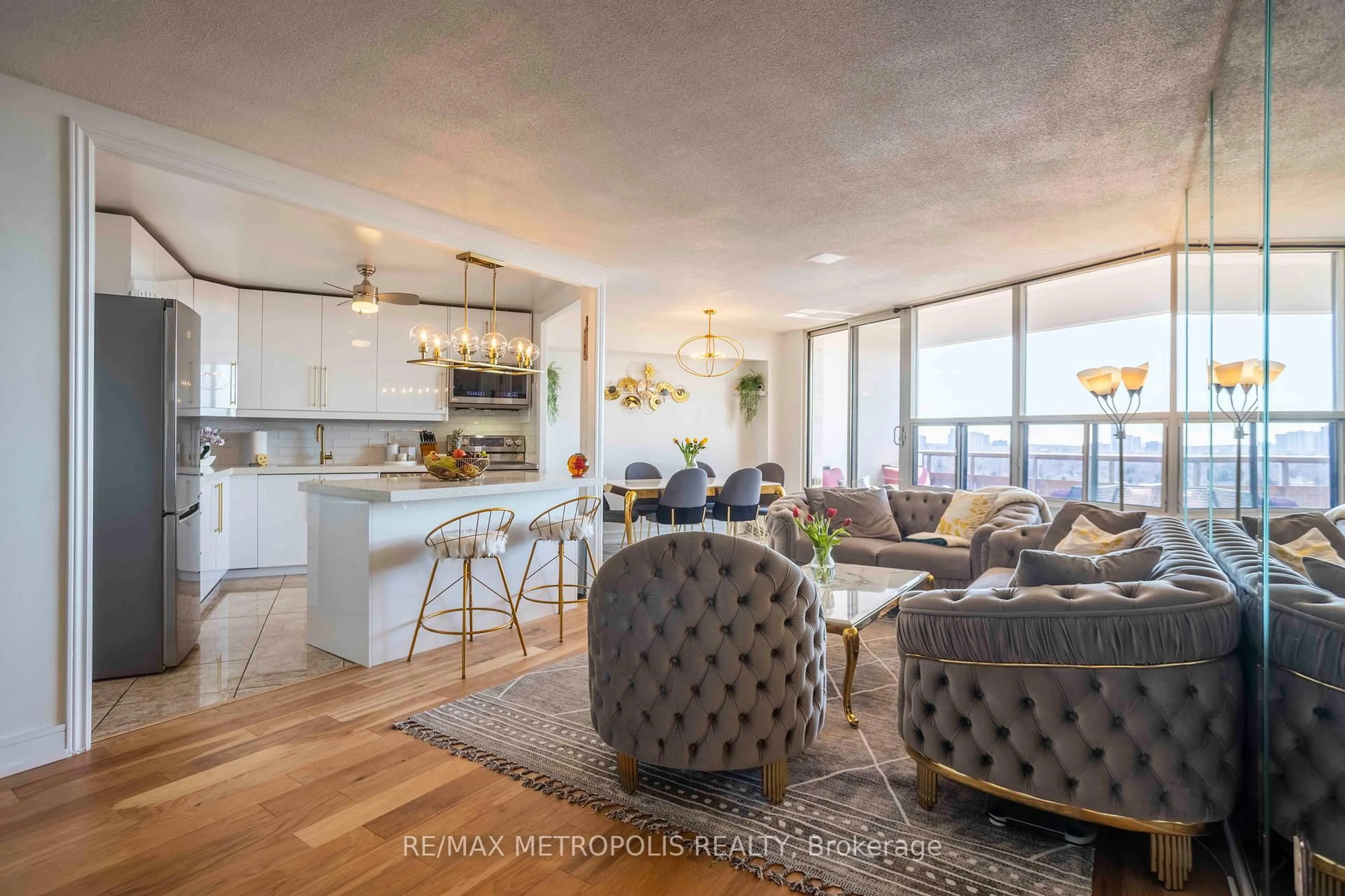 Open concept kitchen, unknown for 15 Vicora Linkway #PH01, Toronto Ontario M3C 1A9