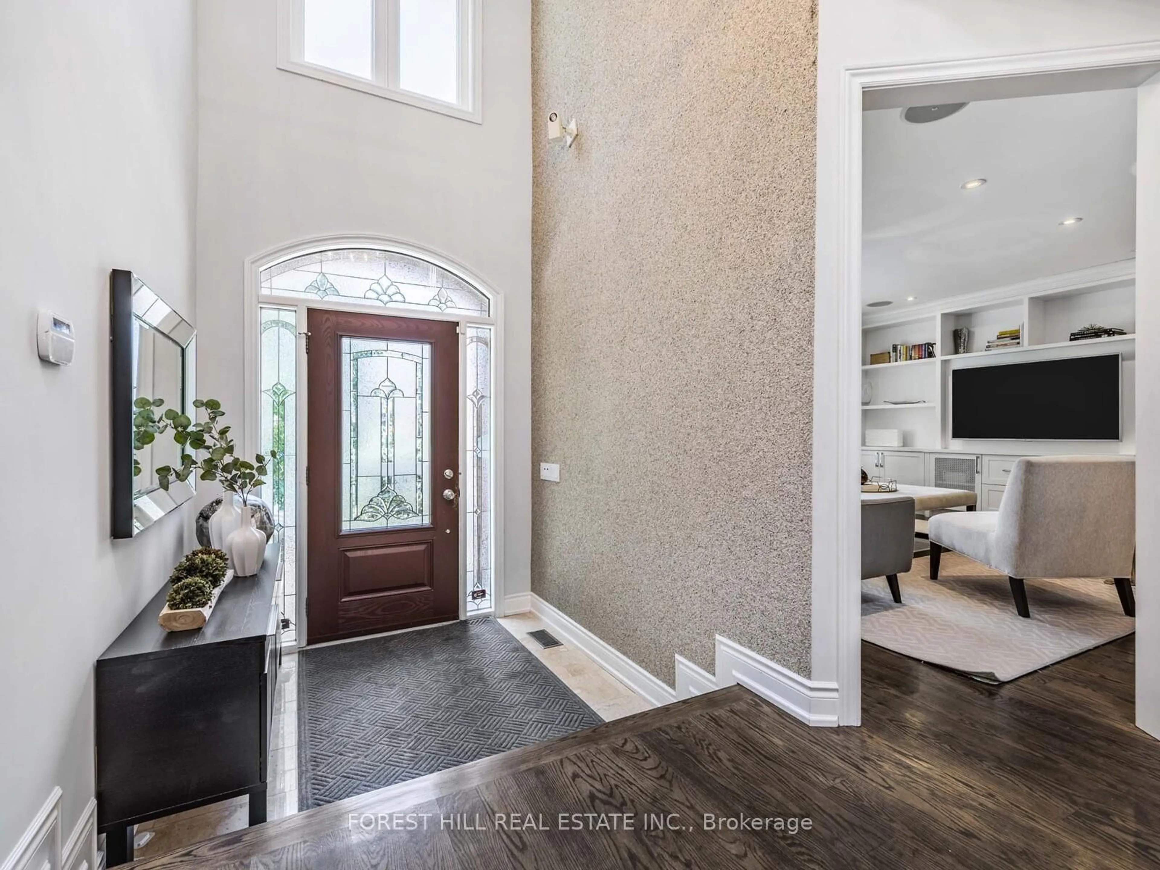 Indoor entryway for 481 Cranbrooke Ave, Toronto Ontario M5M 1N6
