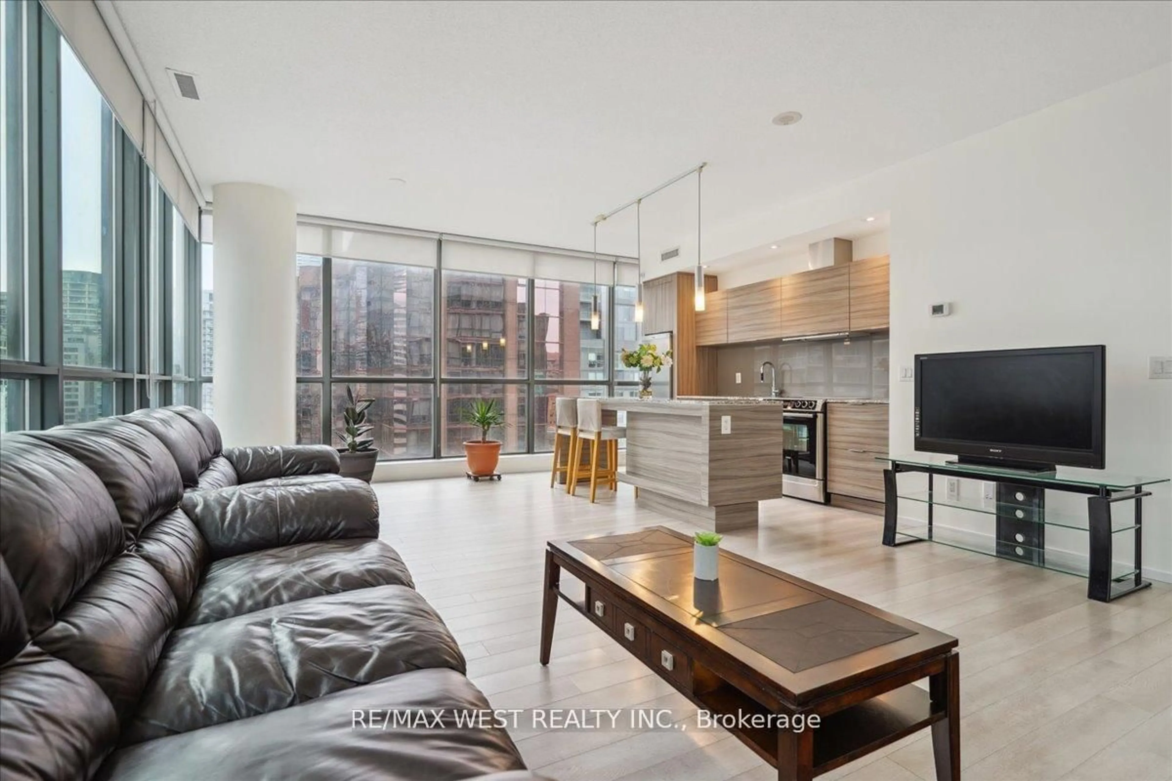 Living room with furniture, unknown for 8 Charlotte St #1106, Toronto Ontario M5V 0K4
