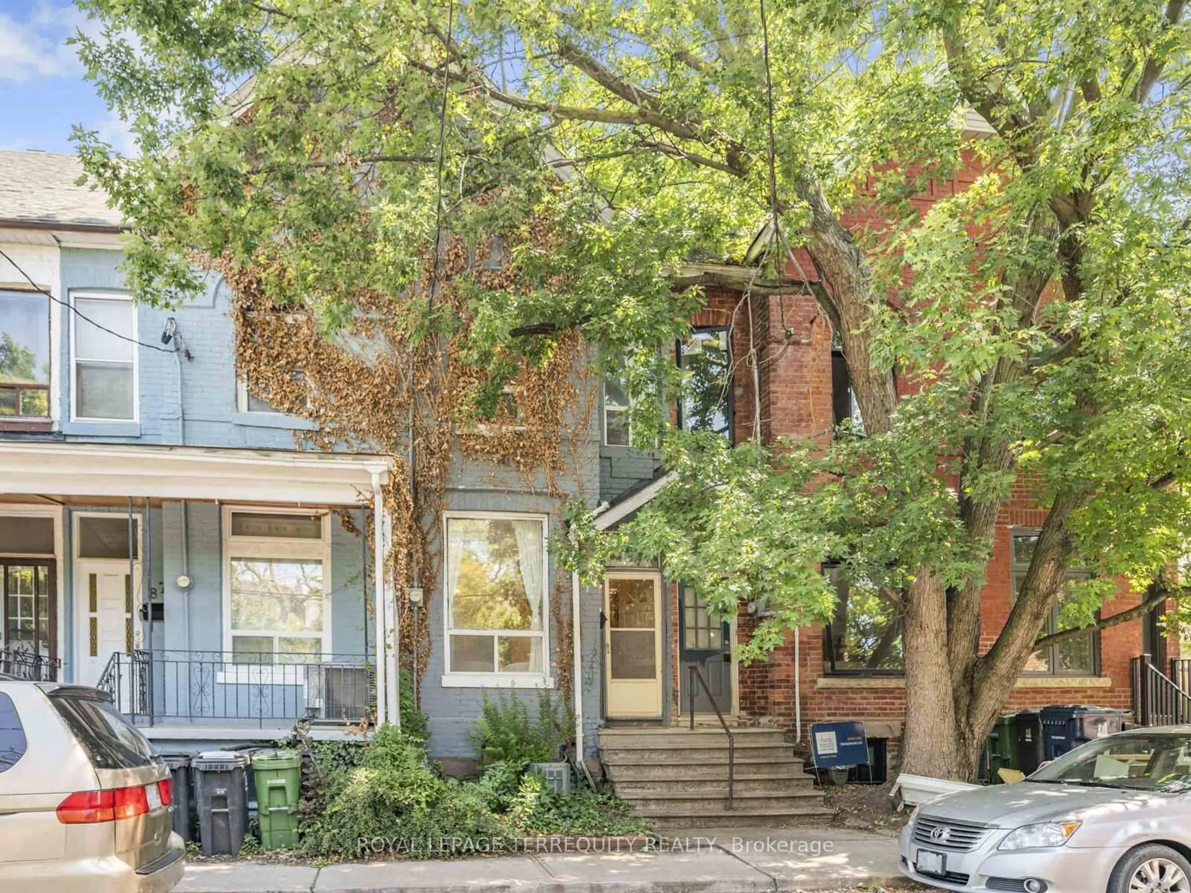 Home with brick exterior material, street for 85 Jersey Ave, Toronto Ontario M6G 3A5