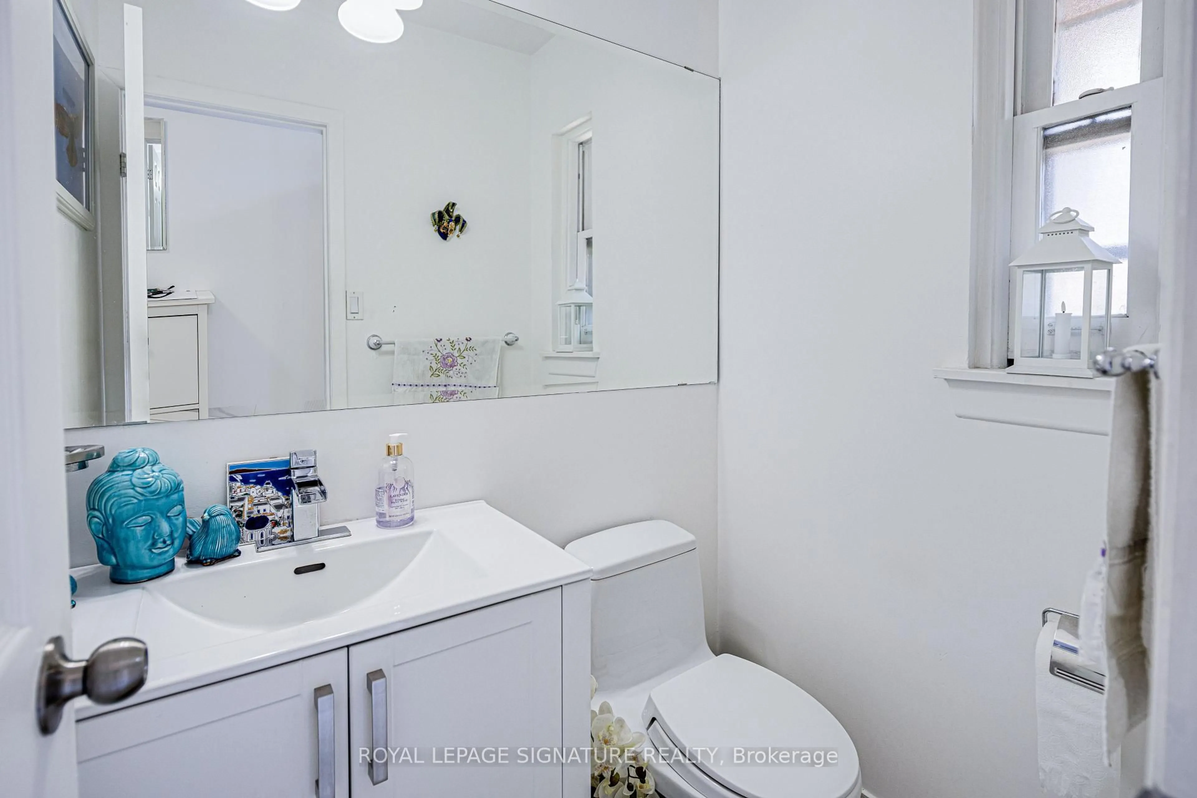 Standard bathroom, unknown for 40 Farmstead Rd #40, Toronto Ontario M2L 2G2