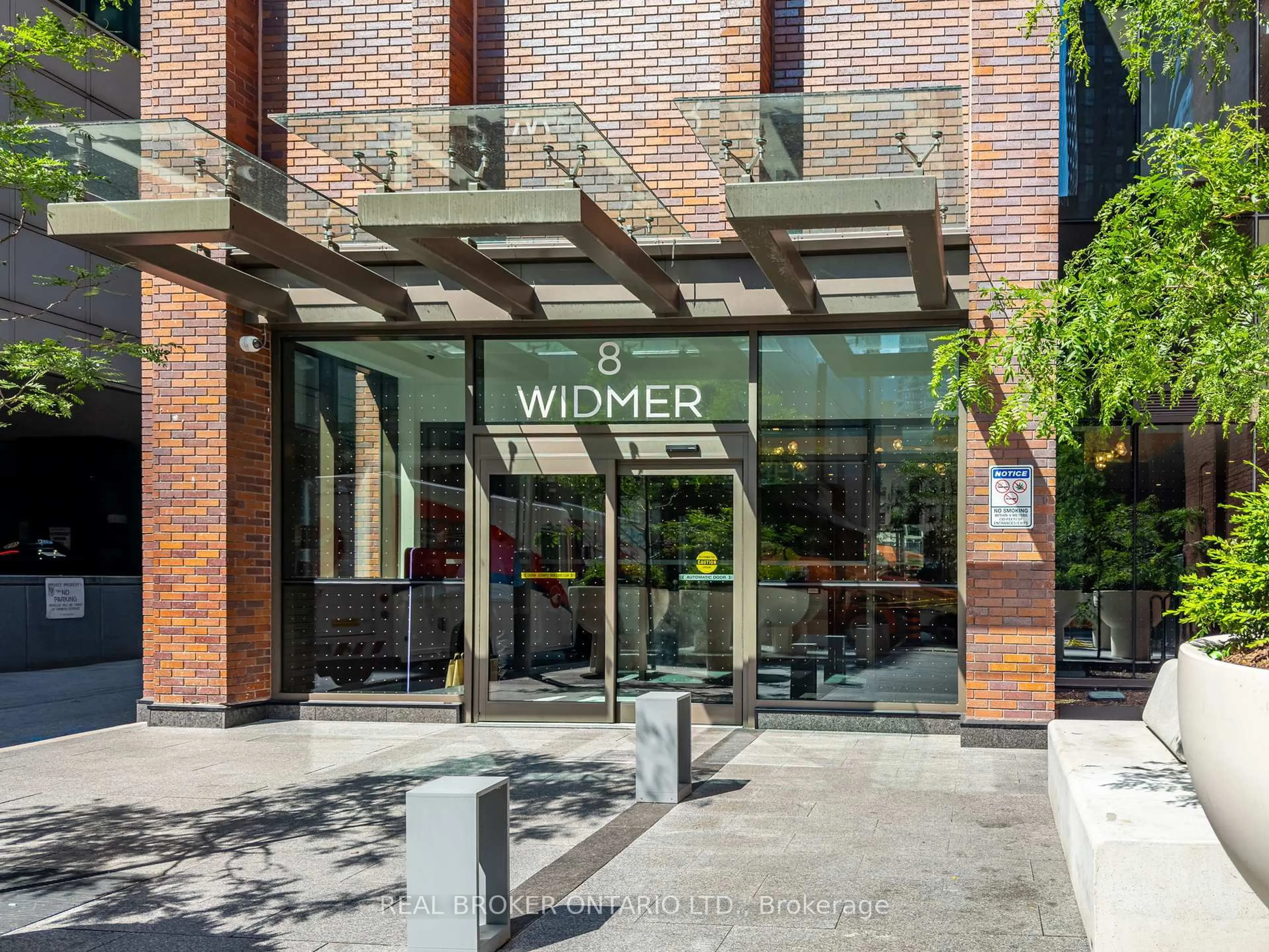 Indoor foyer for 8 Widmer St #1106, Toronto Ontario M5V 0W6