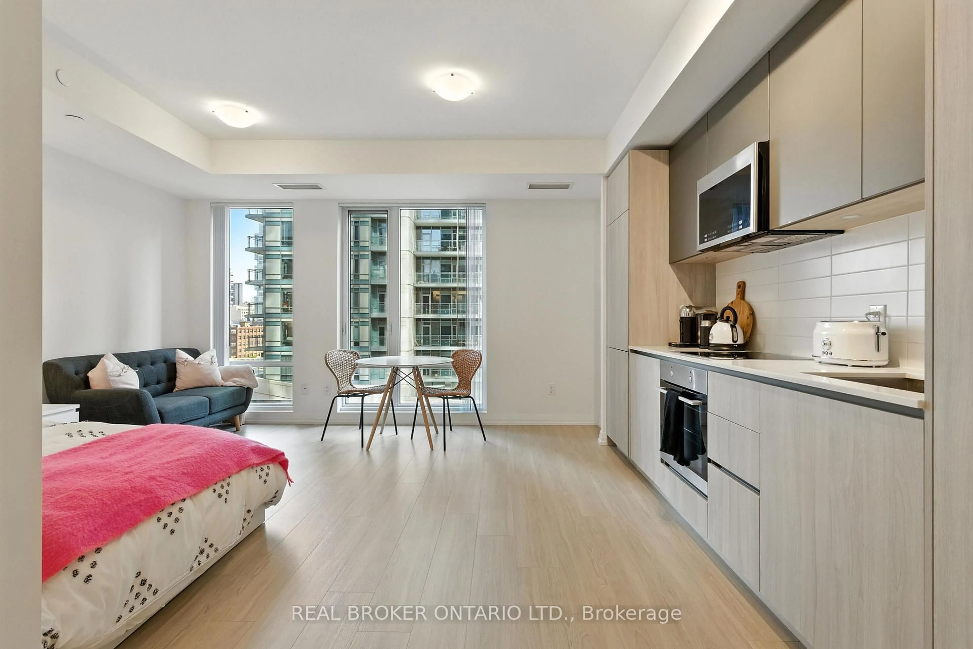 Unknown for 8 Widmer St #1106, Toronto Ontario M5V 0W6
