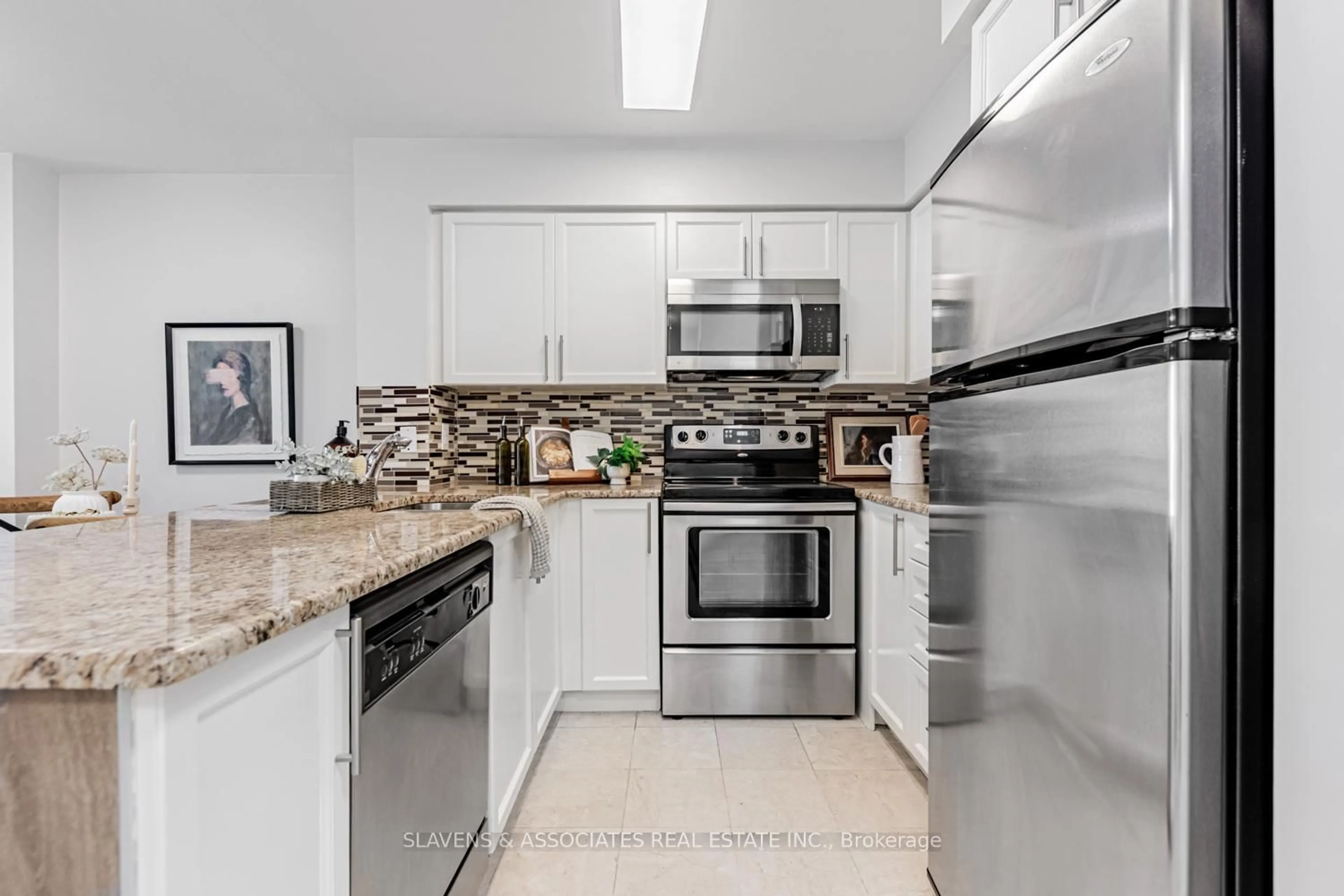 Unknown for 35 Hollywood Ave #918, Toronto Ontario M2N 0A9