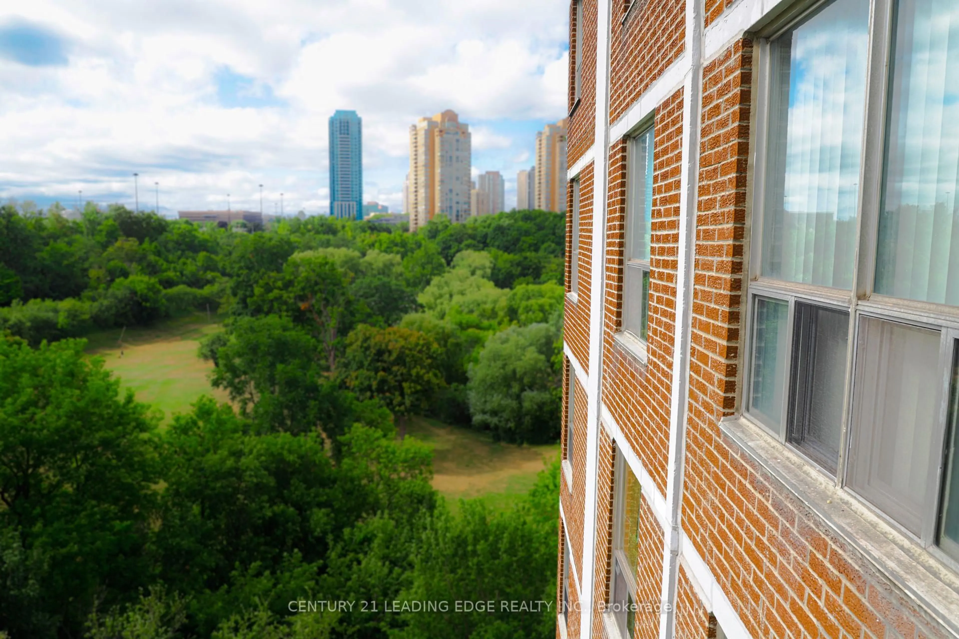 A pic from outside/outdoor area/front of a property/back of a property/a pic from drone, city buildings view from balcony for 10 Edgecliff Gfwy #617, Toronto Ontario M3C 3A3