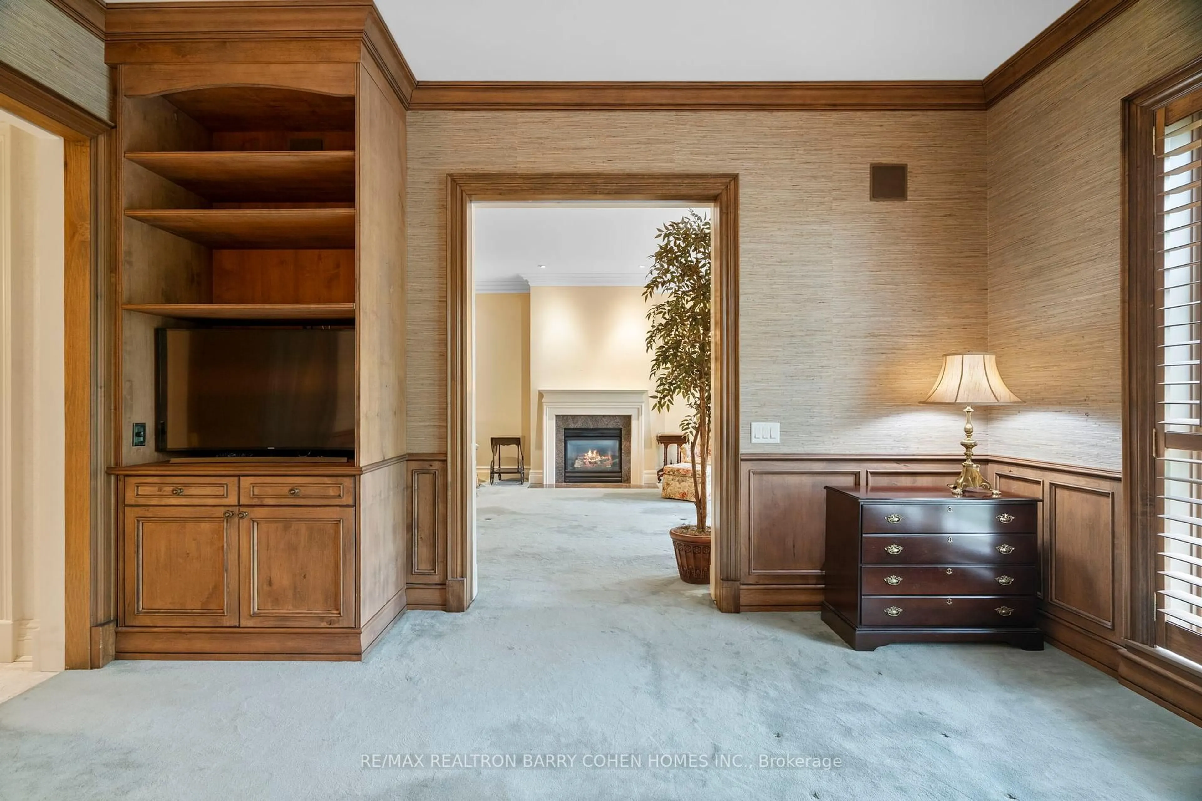 Indoor foyer for 1 Post Rd #206, Toronto Ontario M3B 3R4
