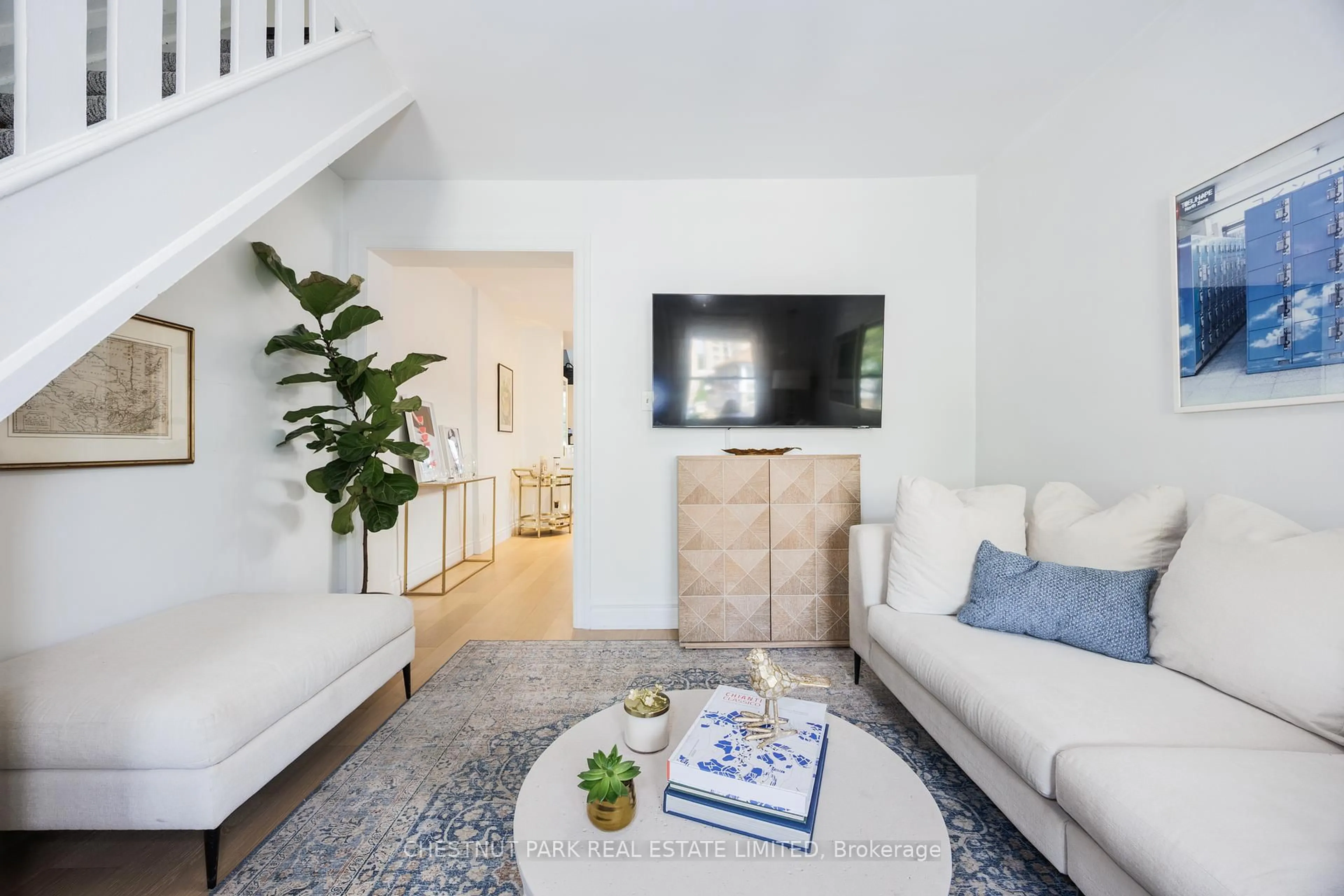 Living room with furniture, unknown for 154 Cedric Ave, Toronto Ontario M4T 1X3